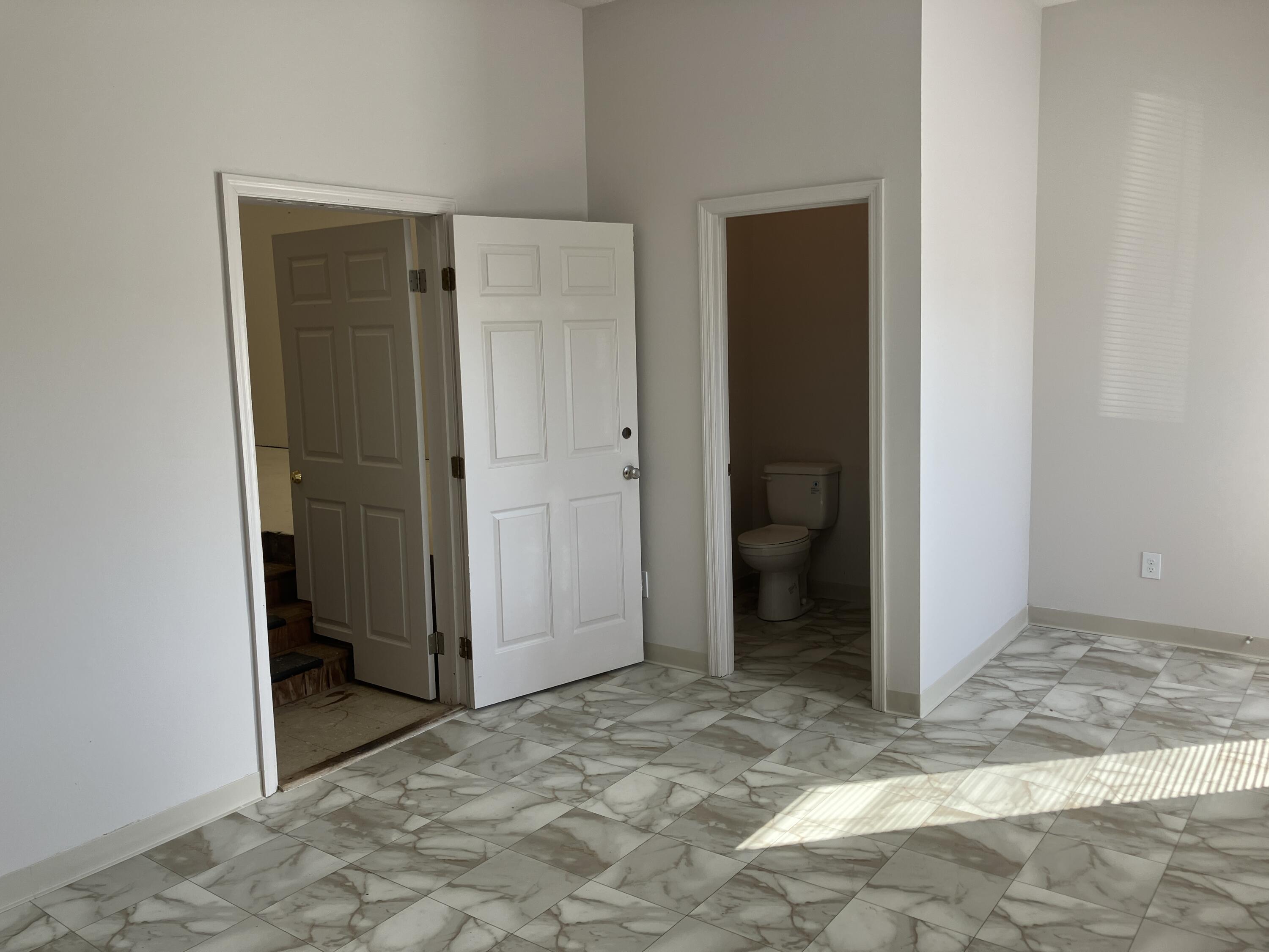 381 United Court Property Photo 4