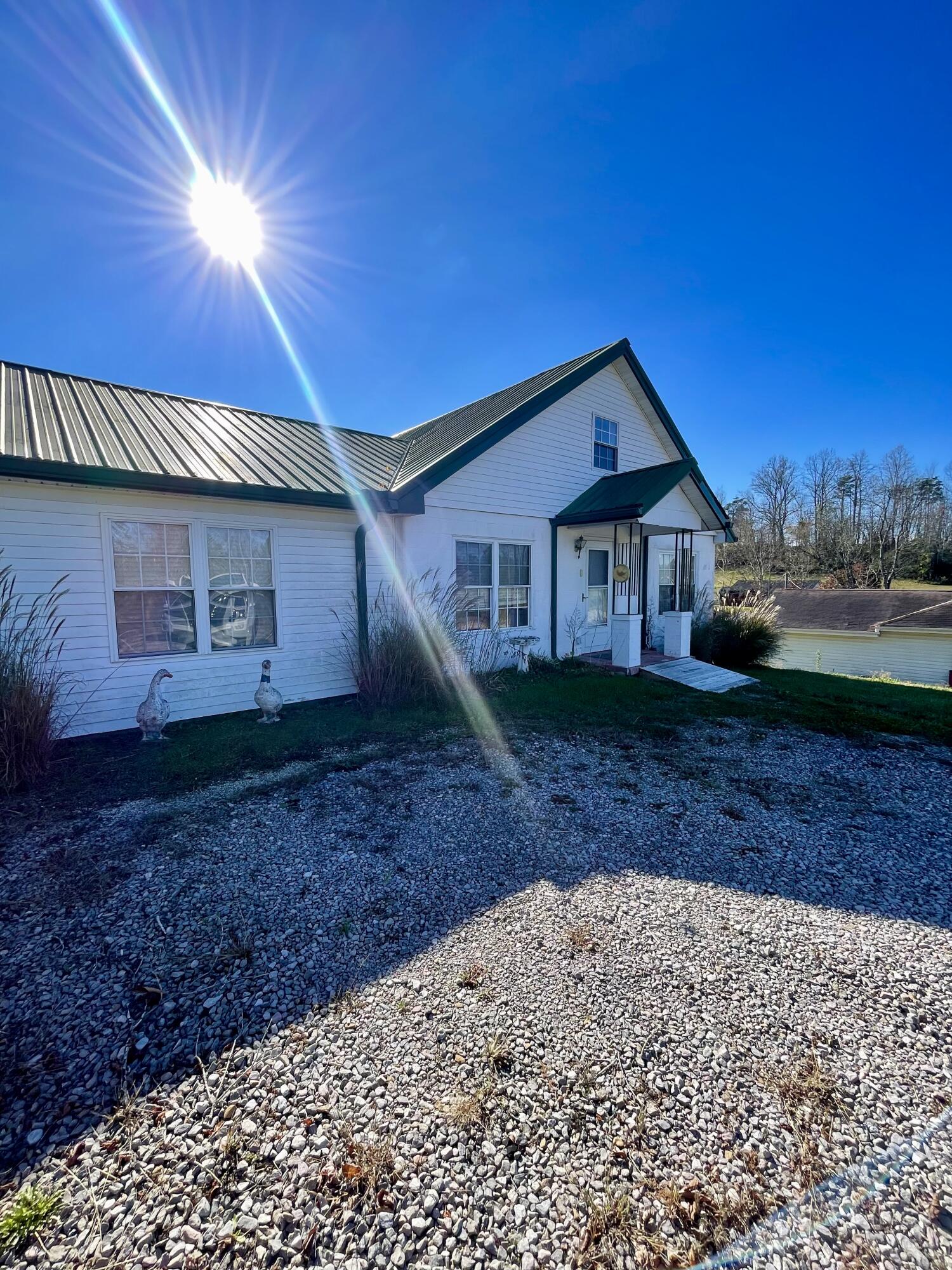 864 North Hwy 7 Property Photo