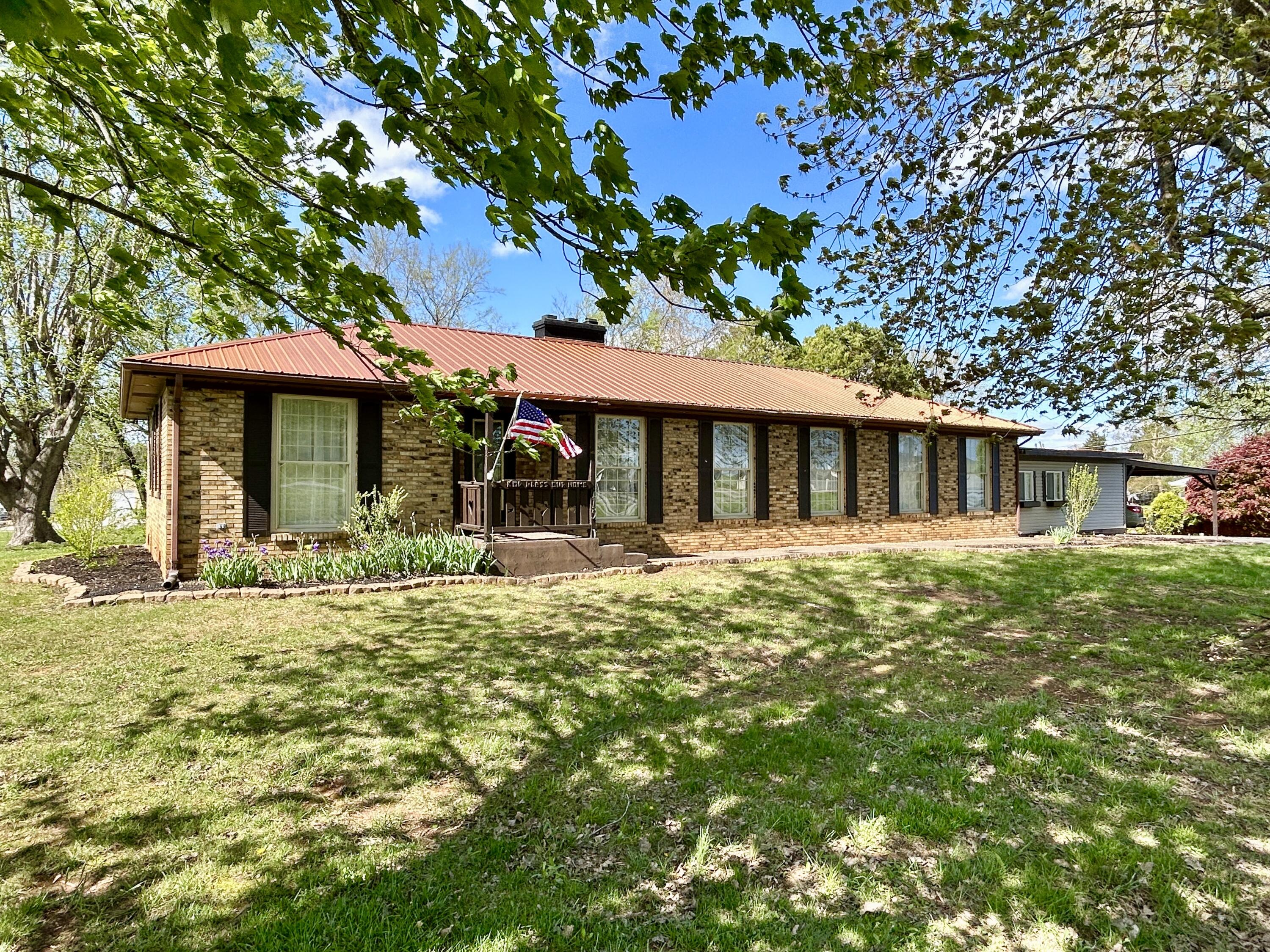115 East Summitt Drive Property Photo 1