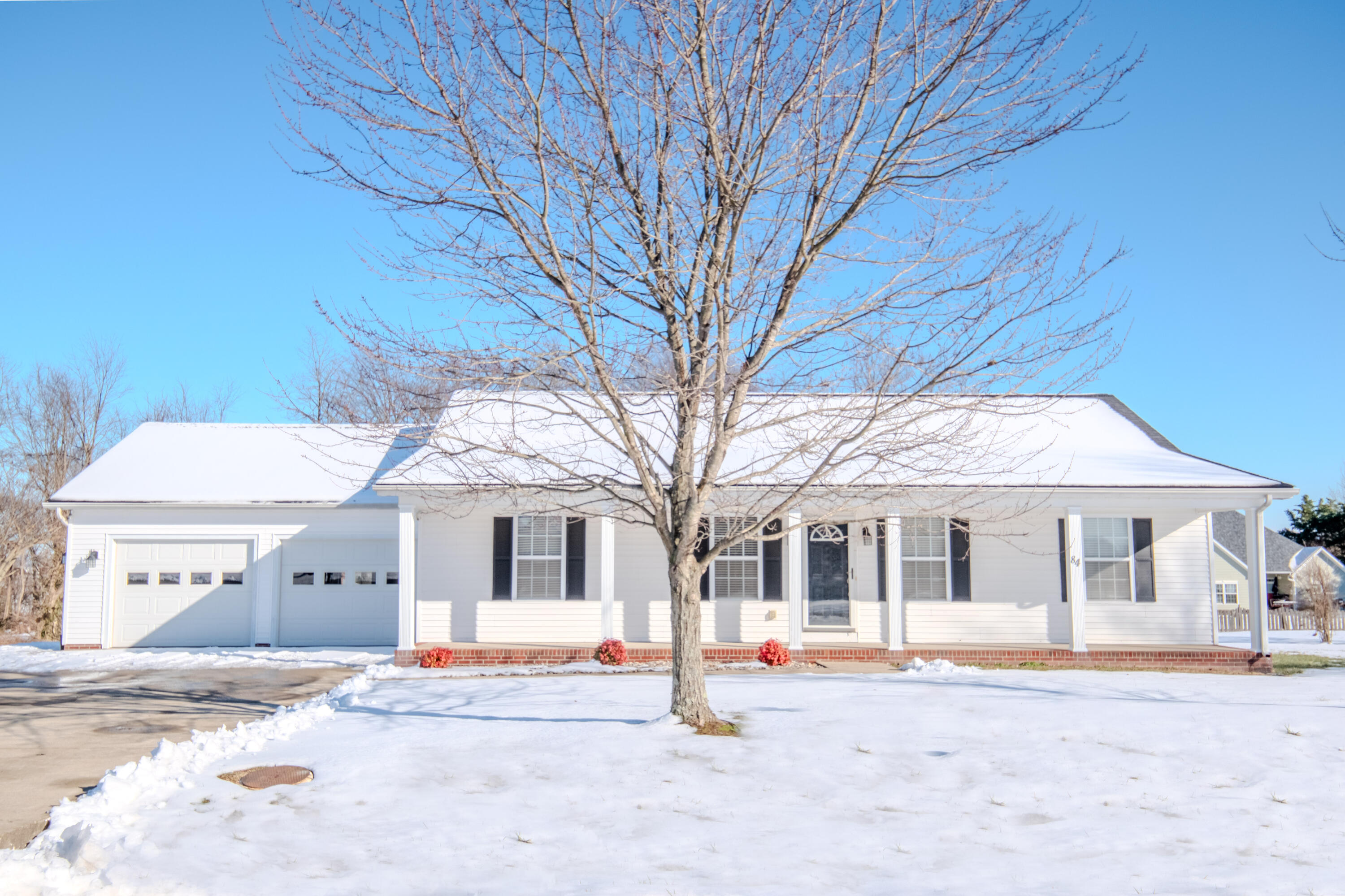 84 Hickory Circle Property Photo 1