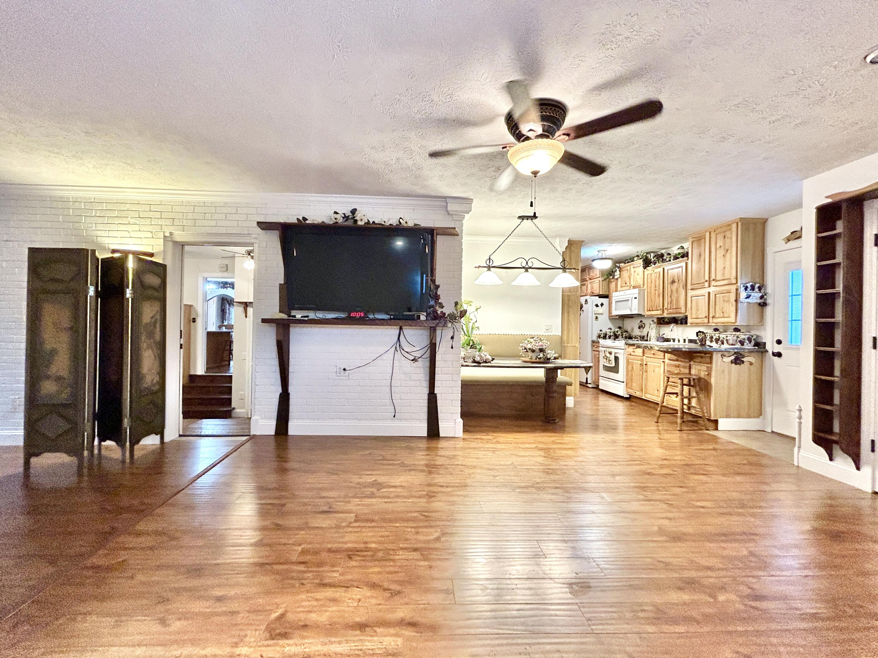 165 E Bourbon Road Property Photo 18
