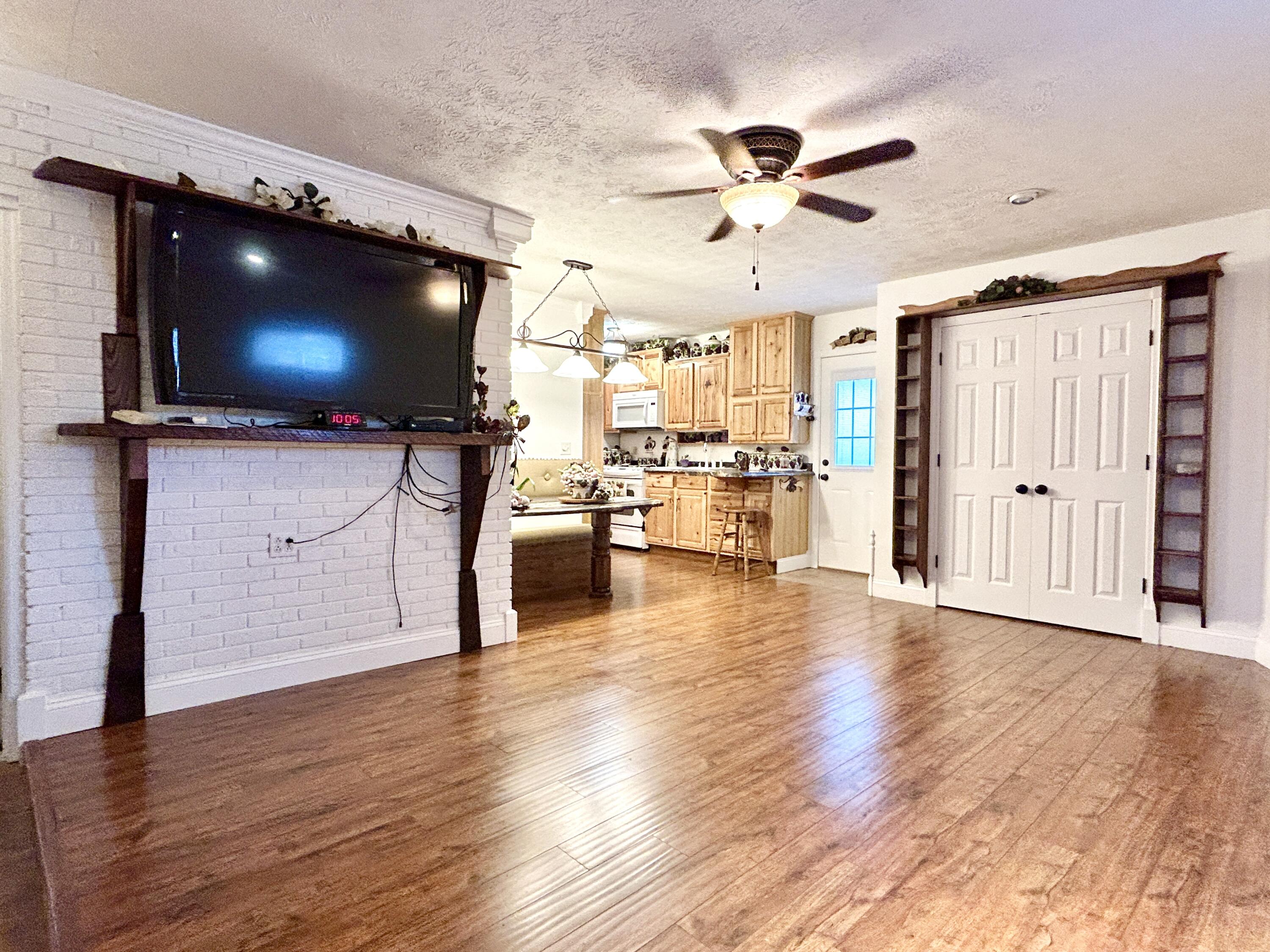 165 E Bourbon Road Property Photo 19