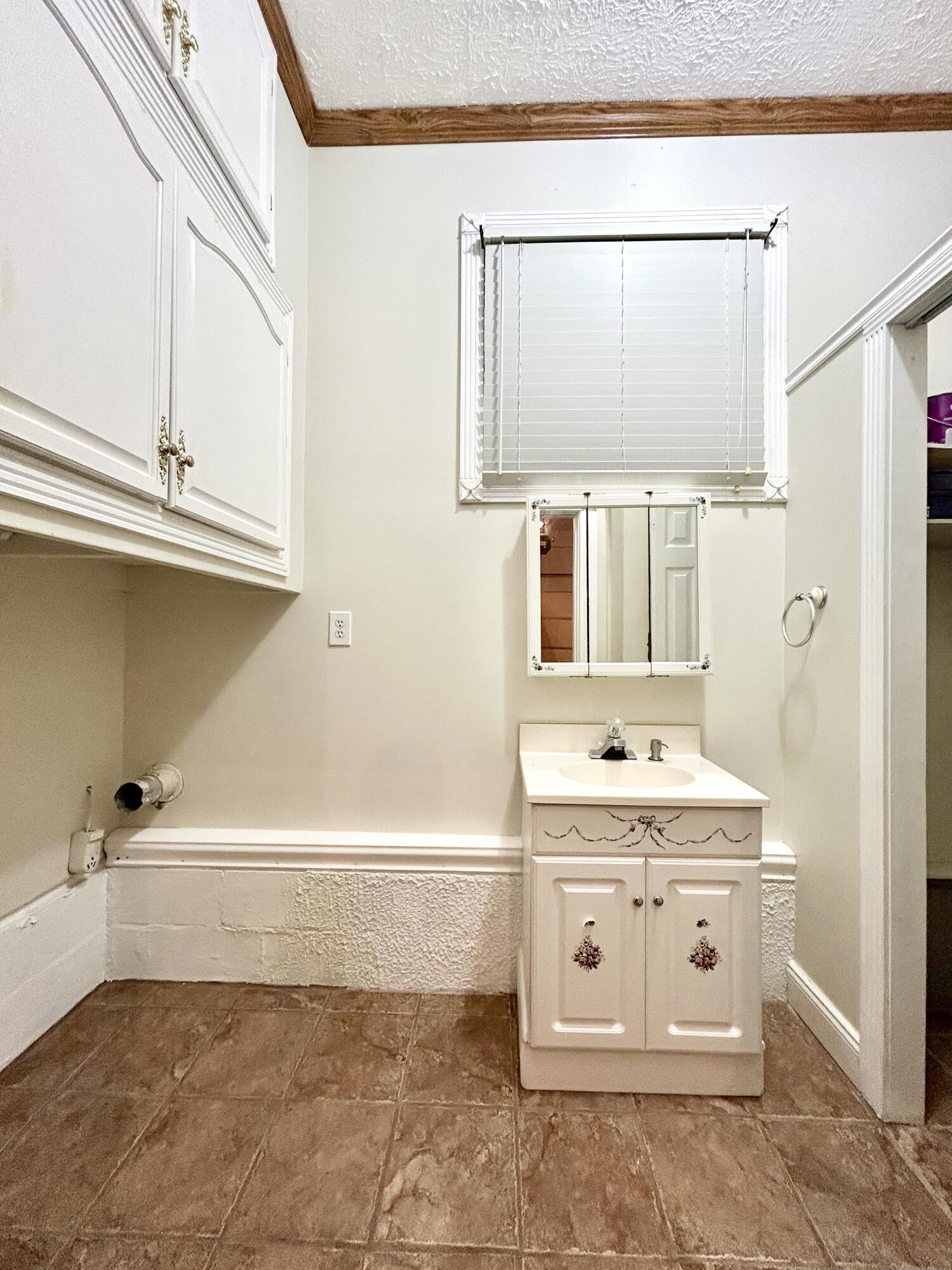 165 E Bourbon Road Property Photo 28