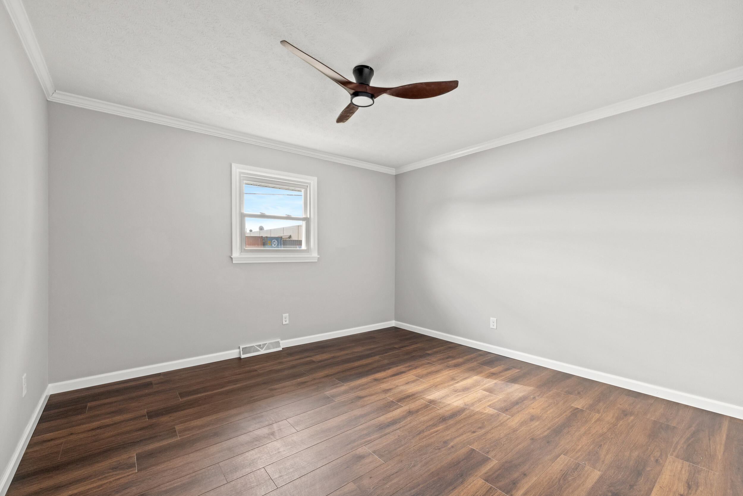 192 Lisa Avenue Property Photo 17