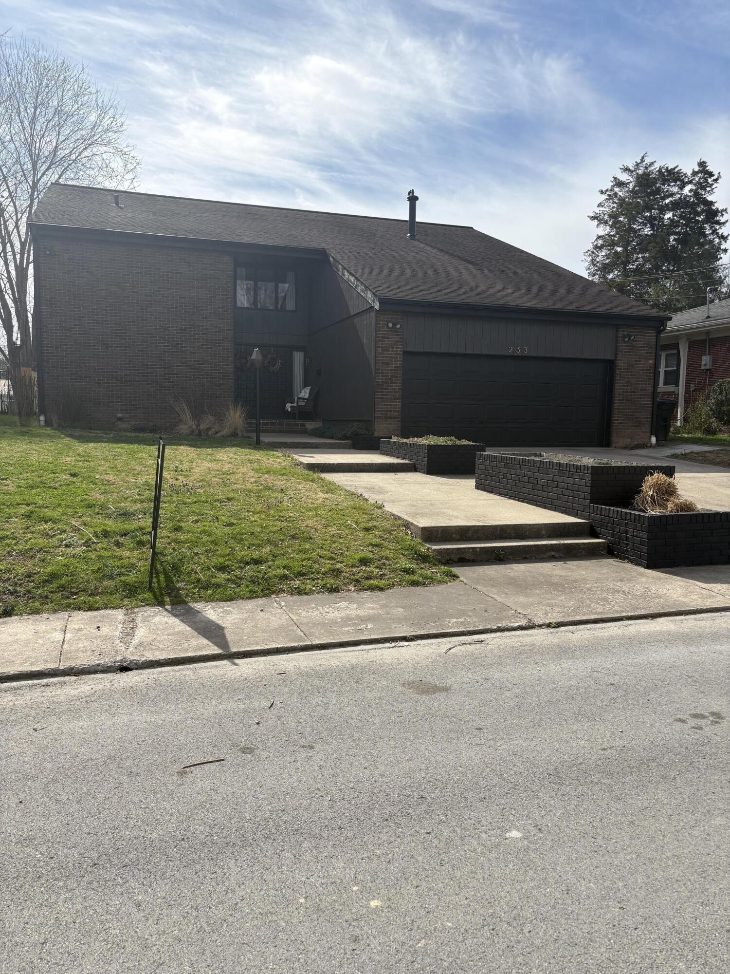 233 Sycamore Drive Drive Property Photo 1