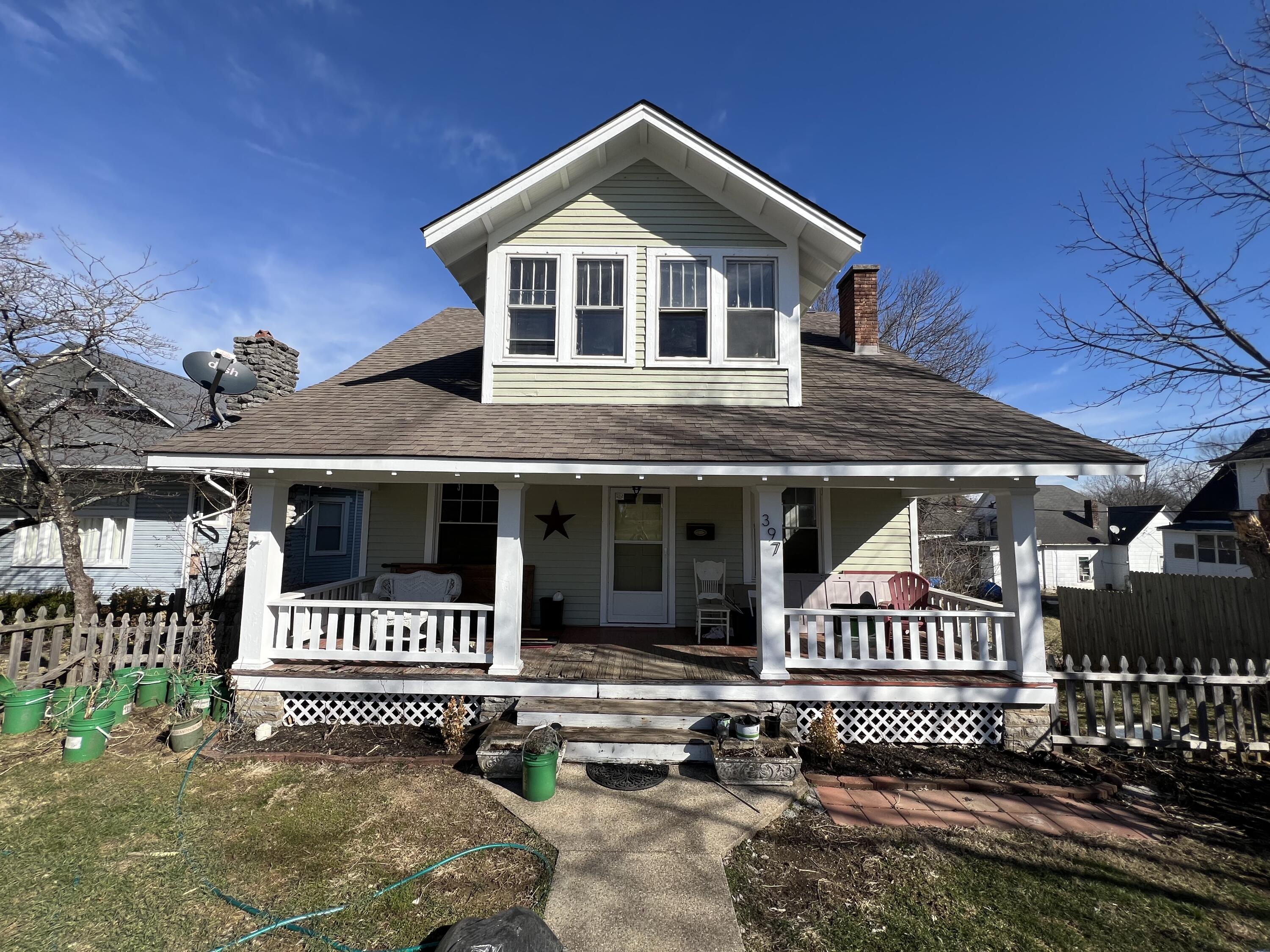 397 College Street Property Photo 1