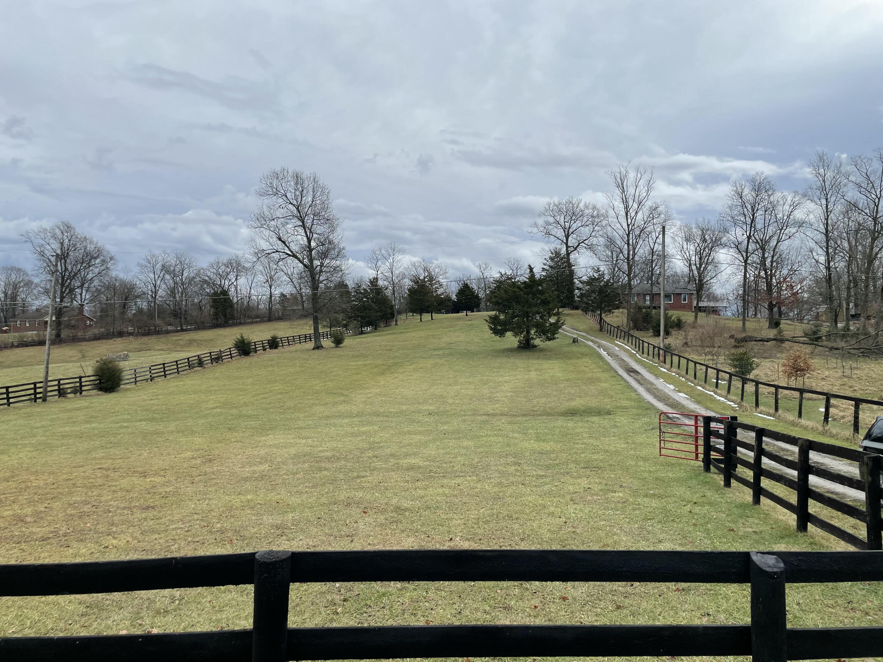 1075 Hanley Lane Property Photo 1
