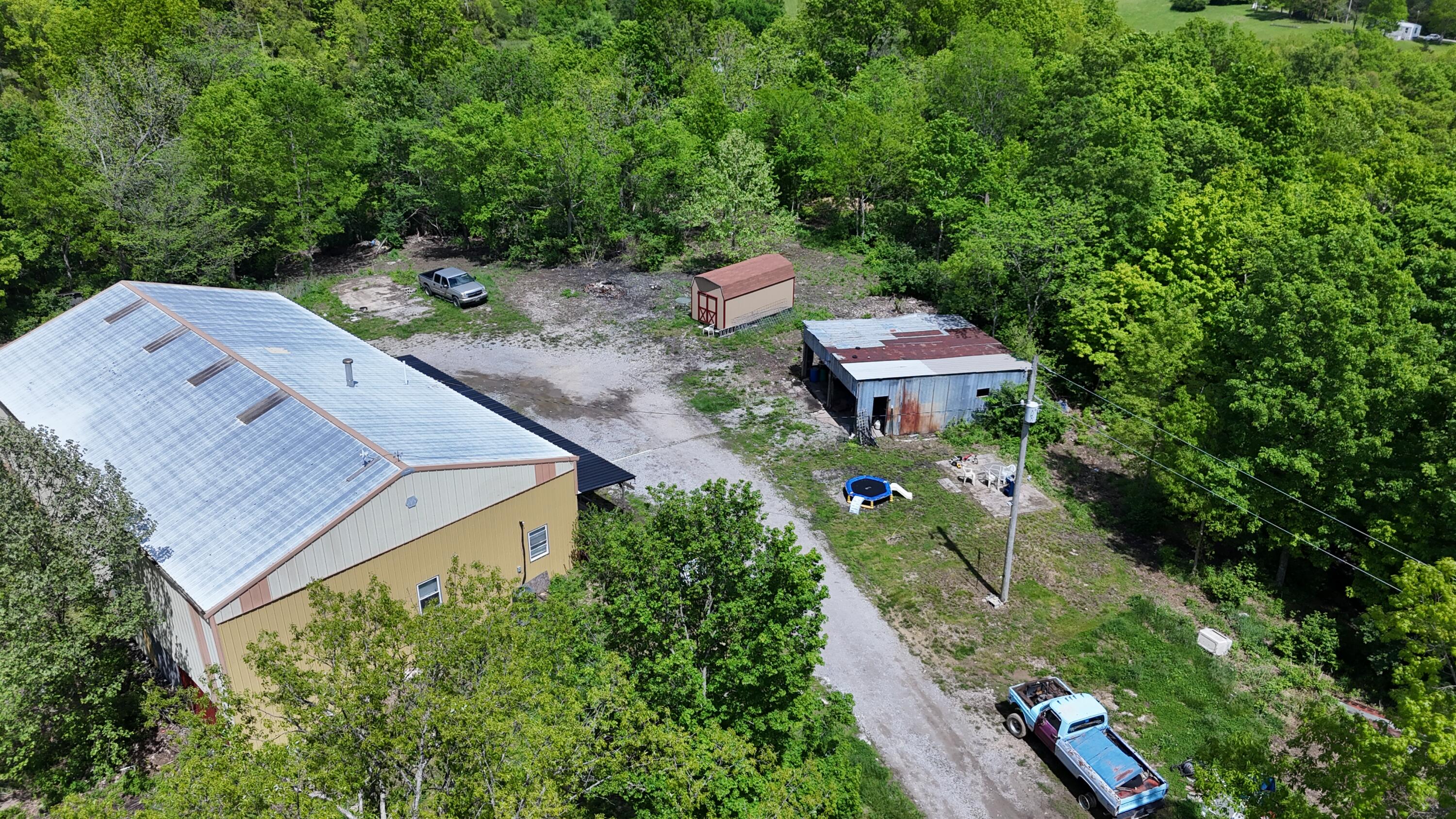 668 Short Road Property Photo 3