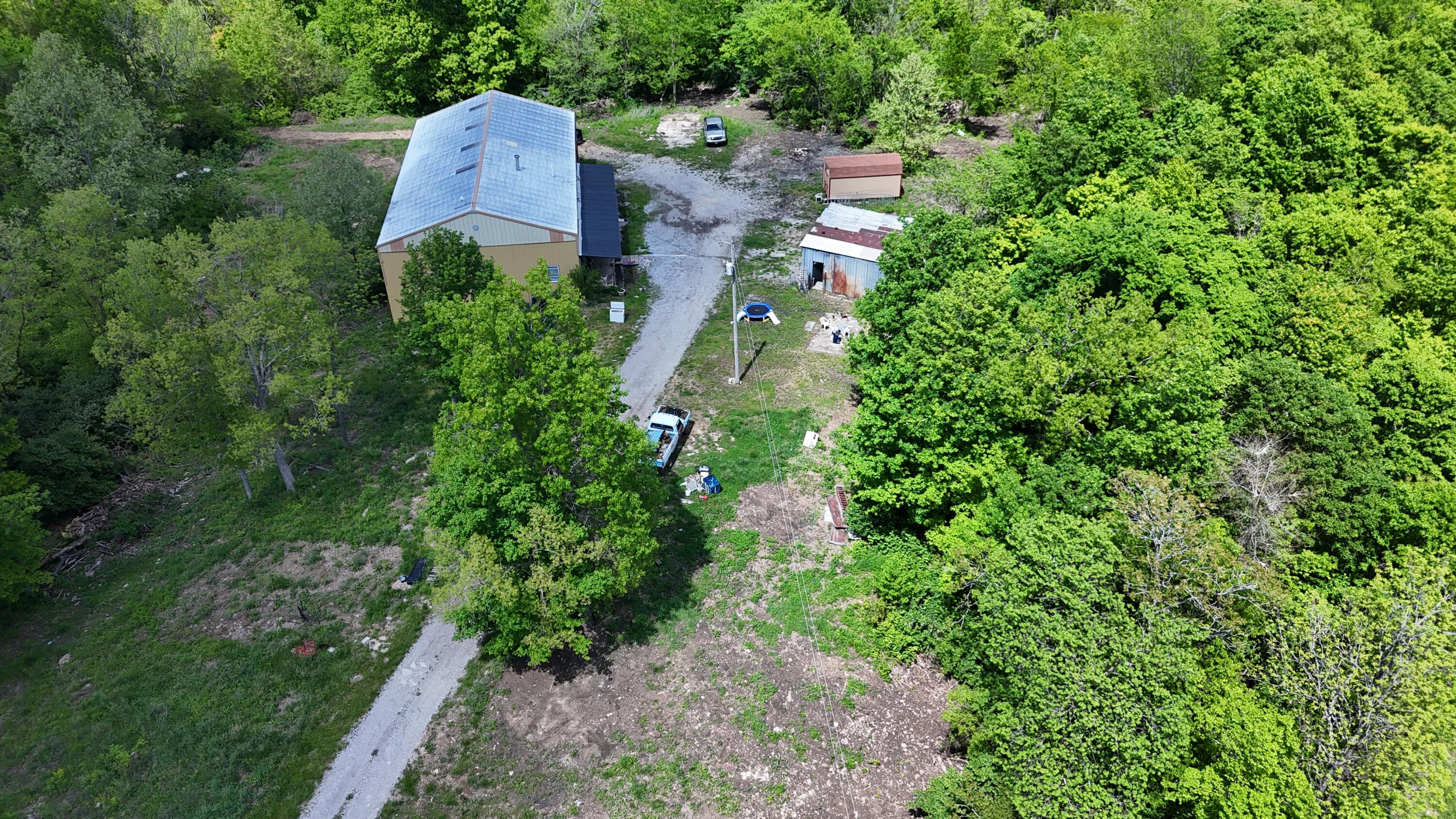 668 Short Road Property Photo 5