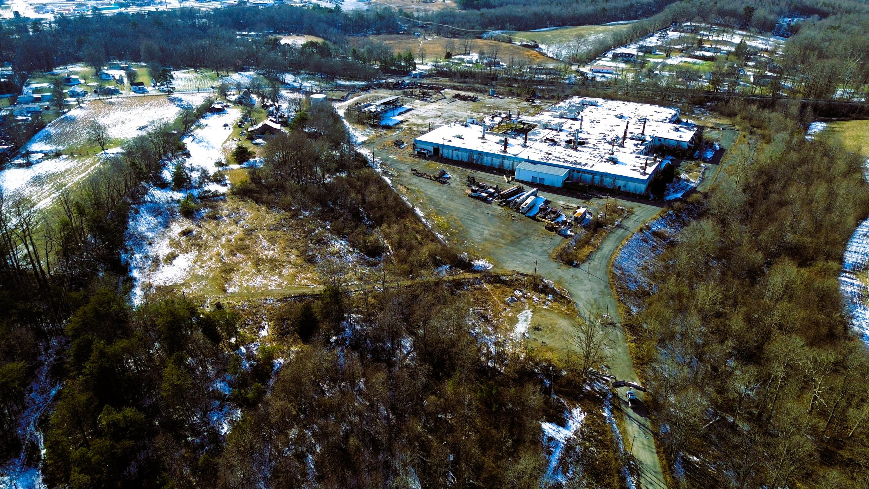 296 Robert E Cox Road Property Photo 6