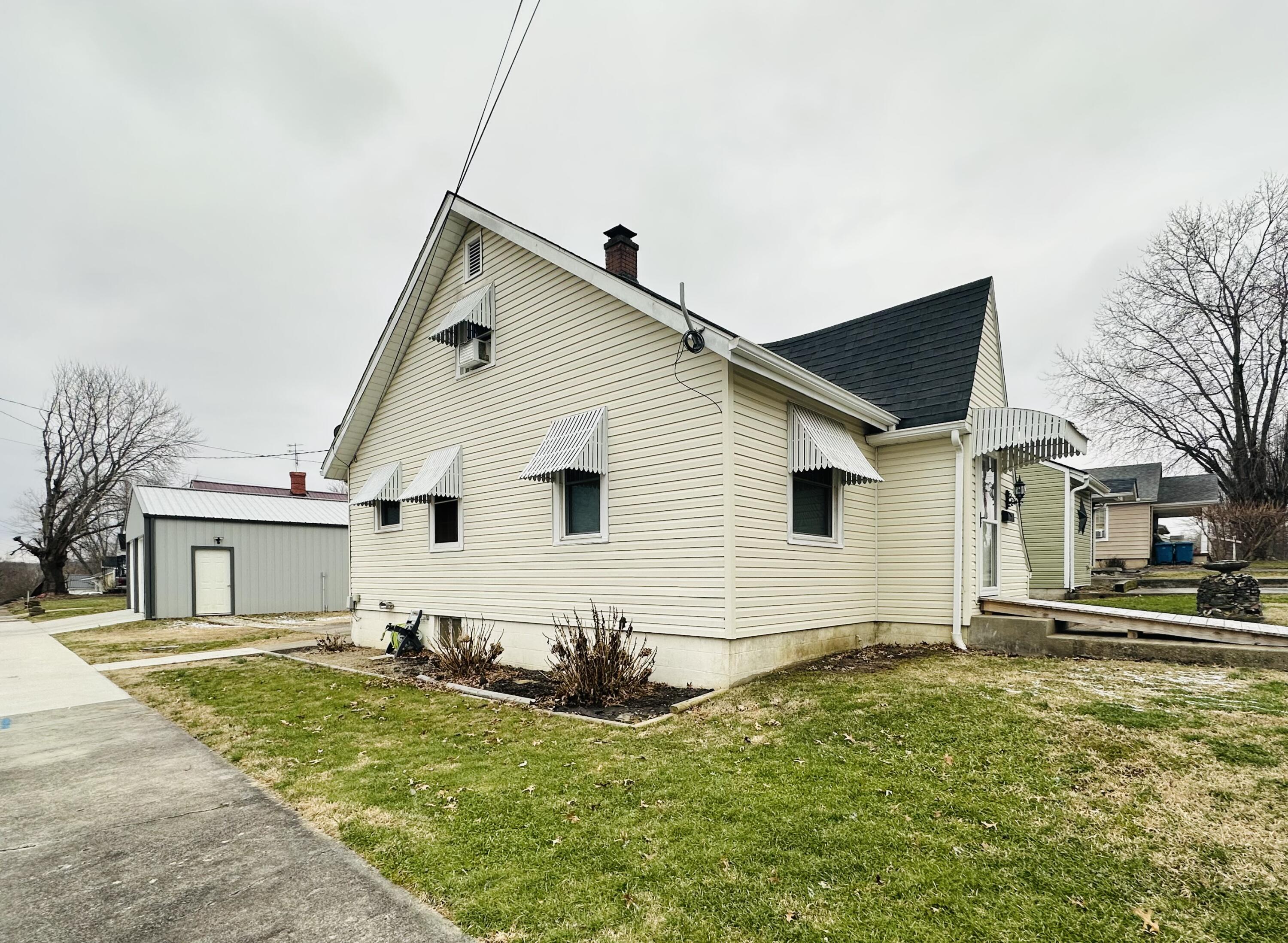611 Miller St Property Photo 1