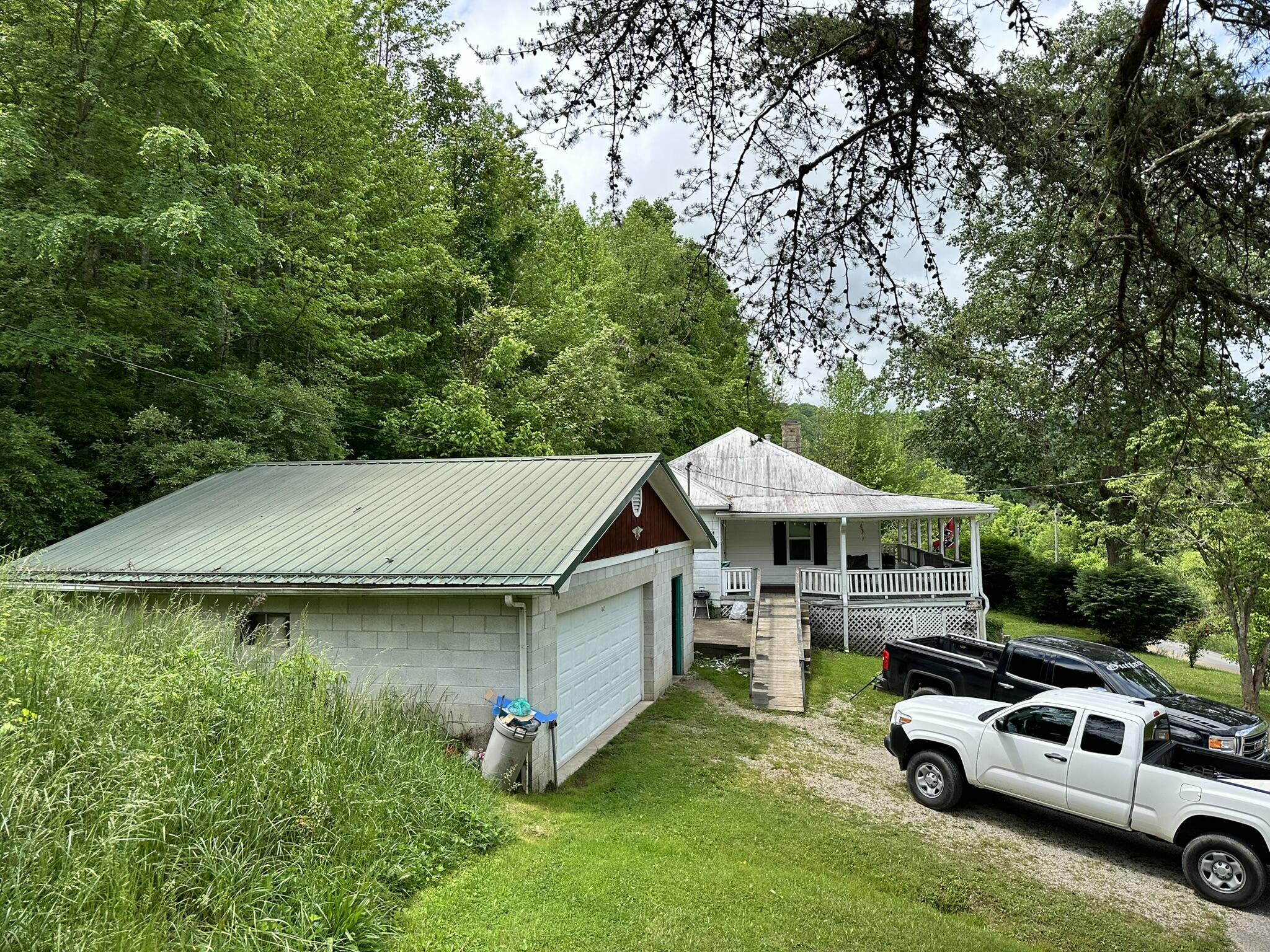 4662 Canoe Property Photo 2