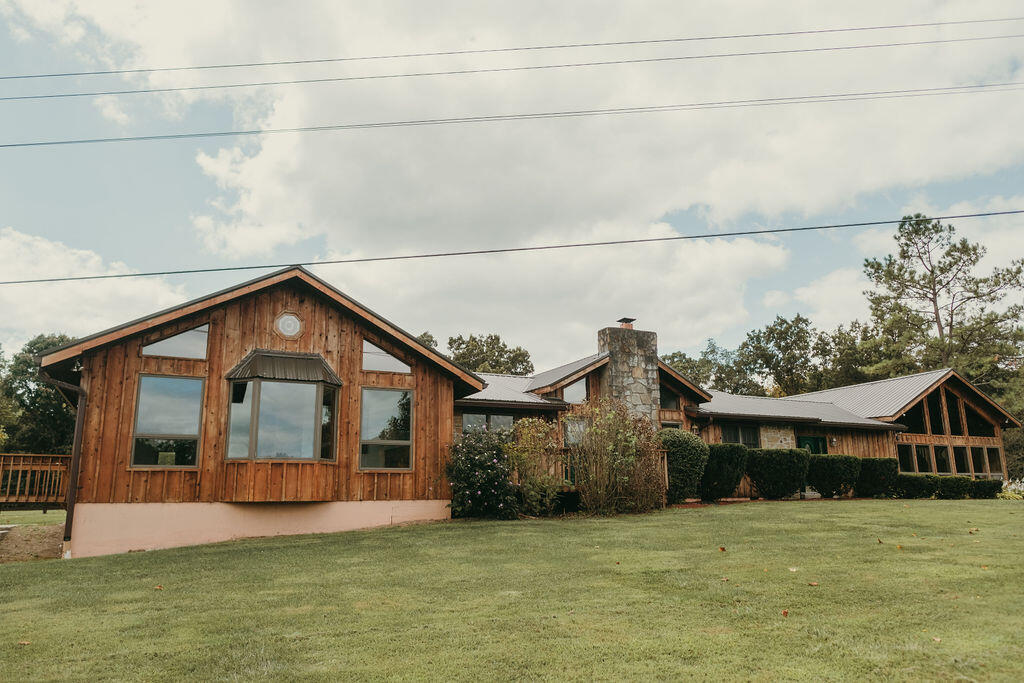 8594 Morehead Road Property Photo