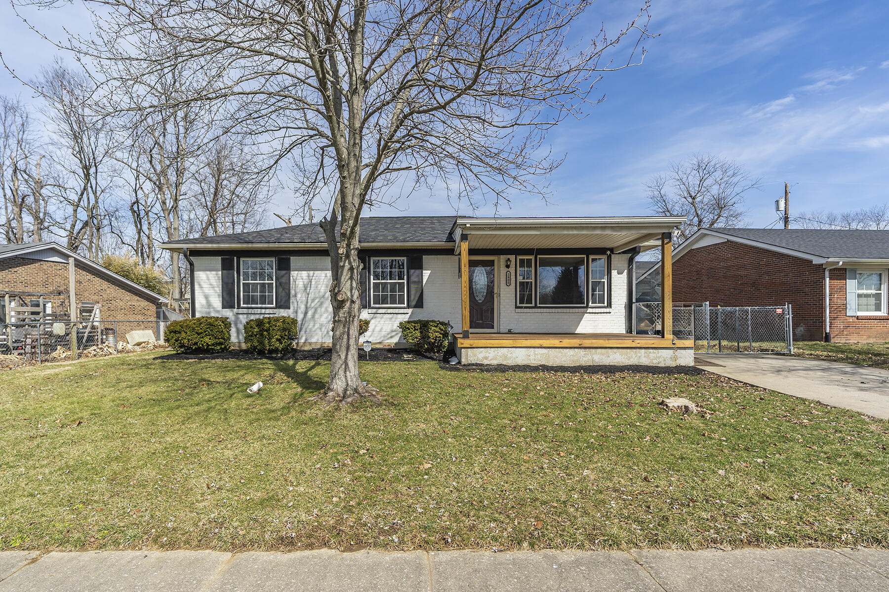 2805 Easthills Drive Property Photo 1