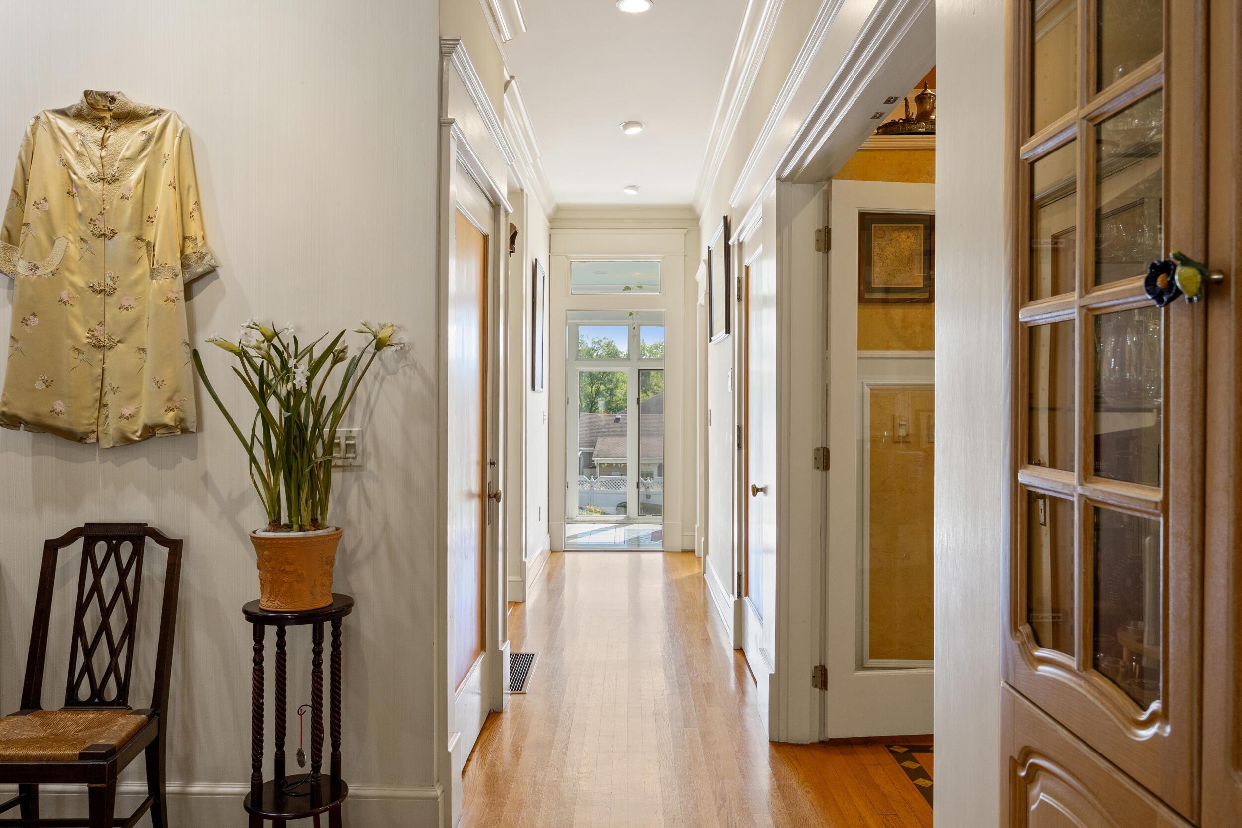 102 E Lexington Avenue Property Photo 22
