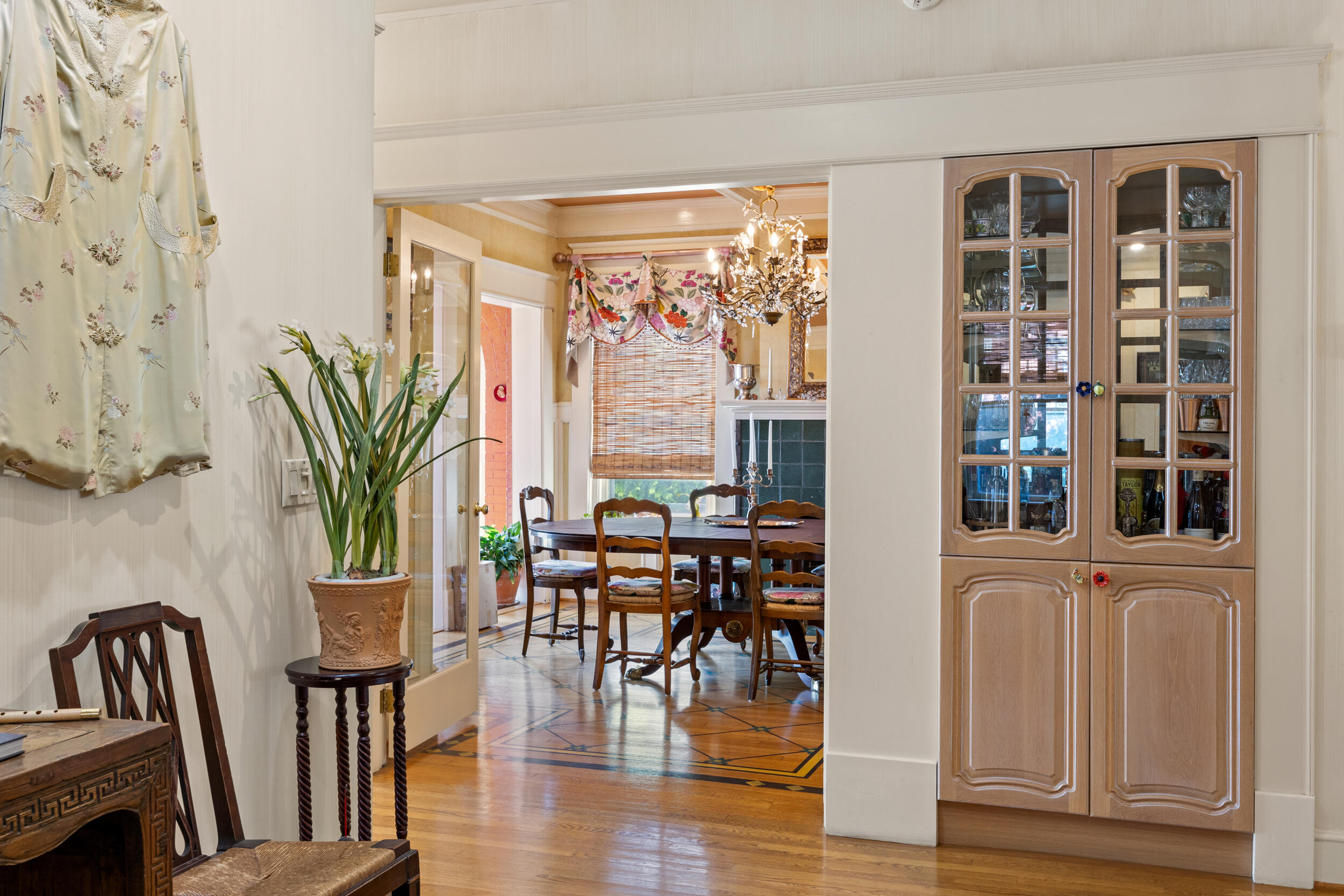 102 E Lexington Avenue Property Photo 23