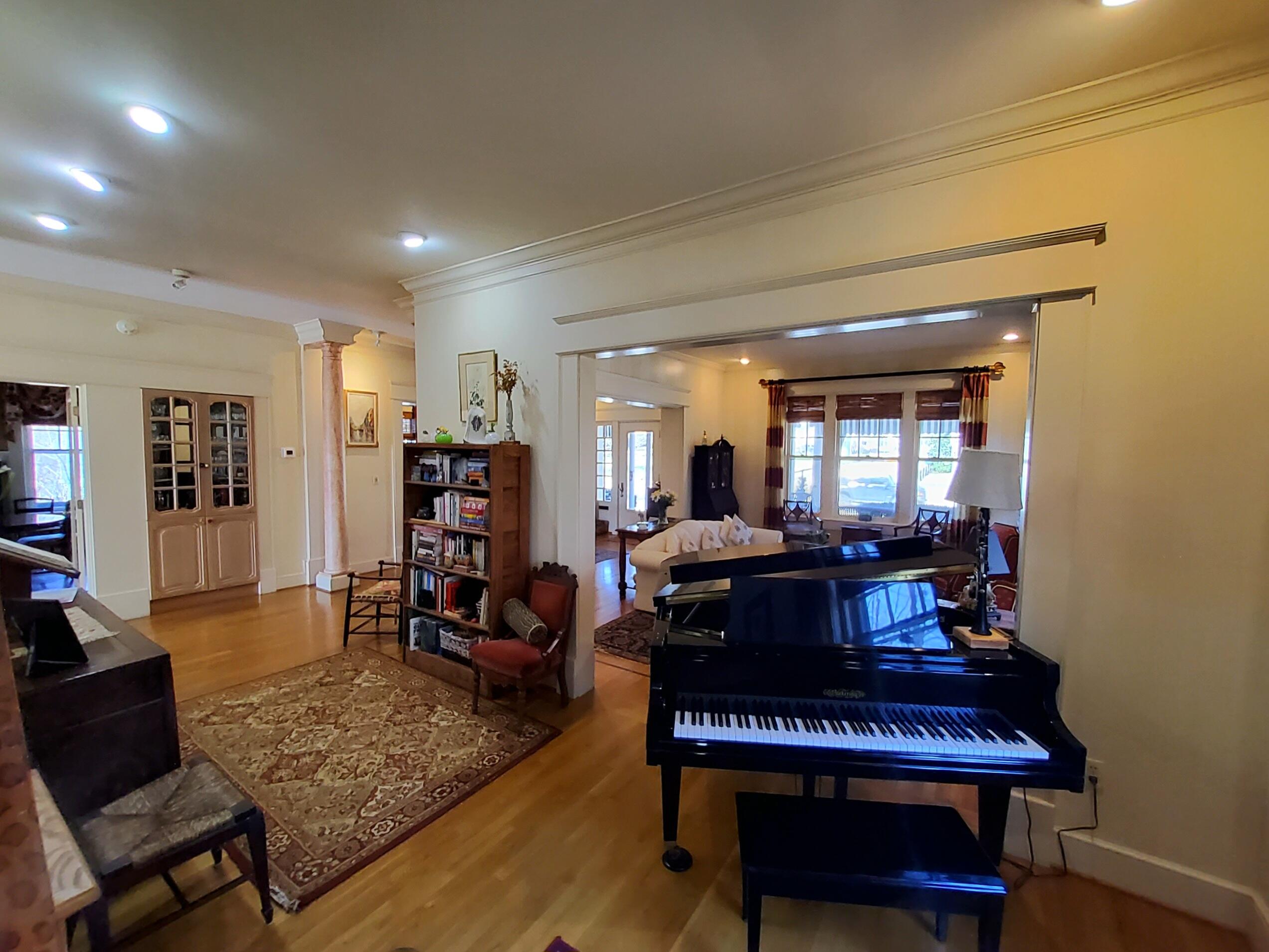102 E Lexington Avenue Property Photo 30