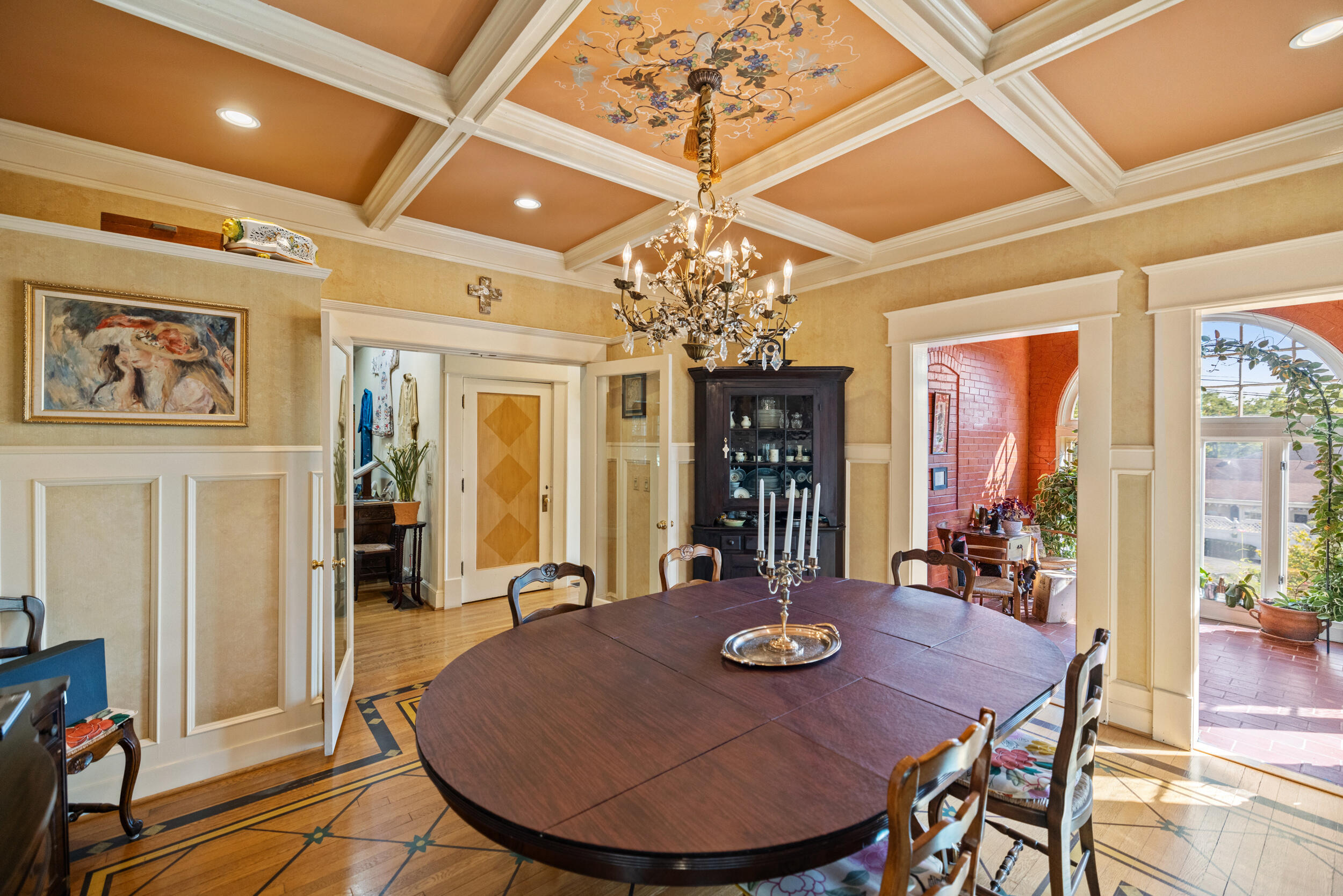 102 E Lexington Avenue Property Photo 34