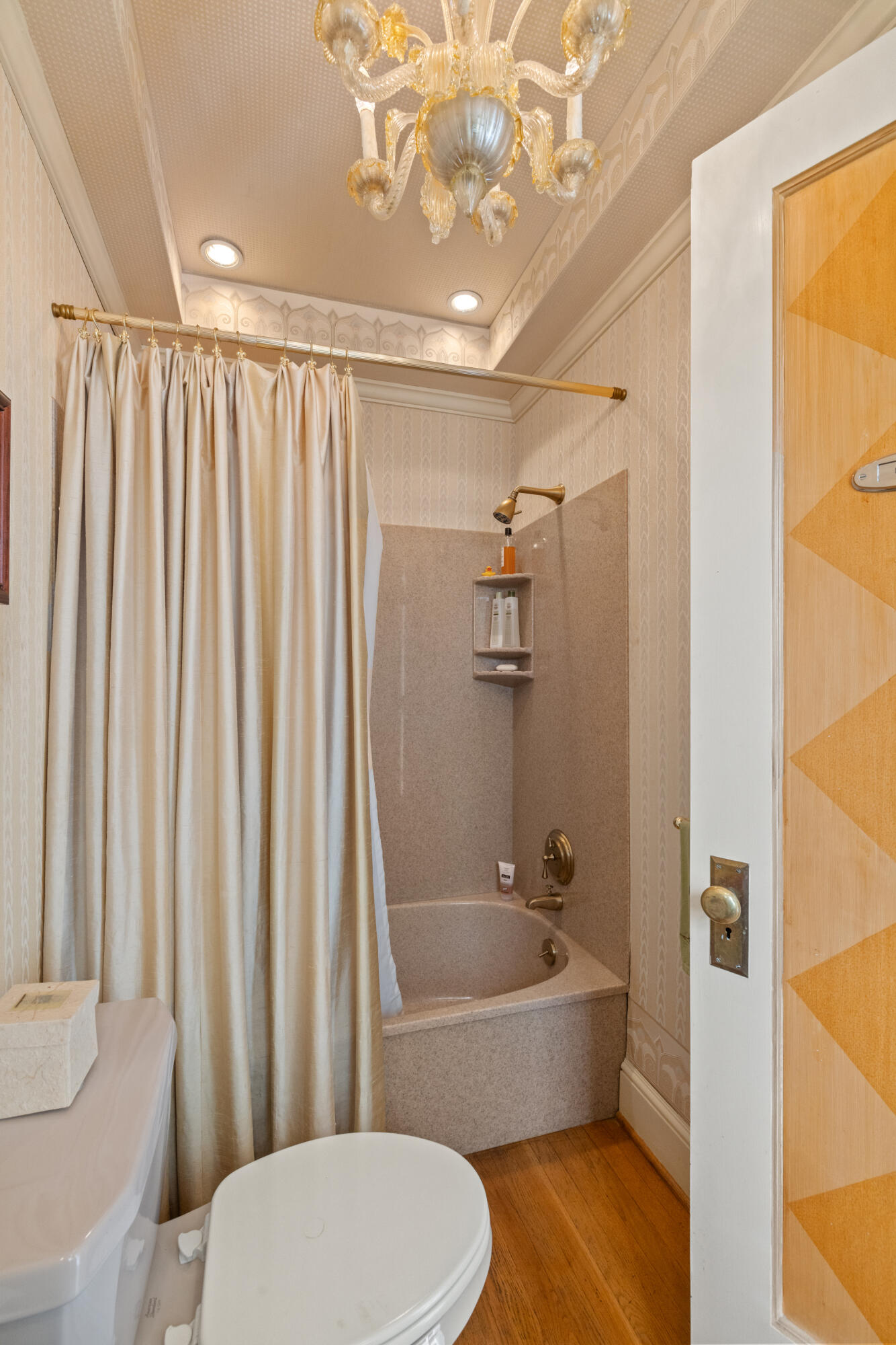 102 E Lexington Avenue Property Photo 67
