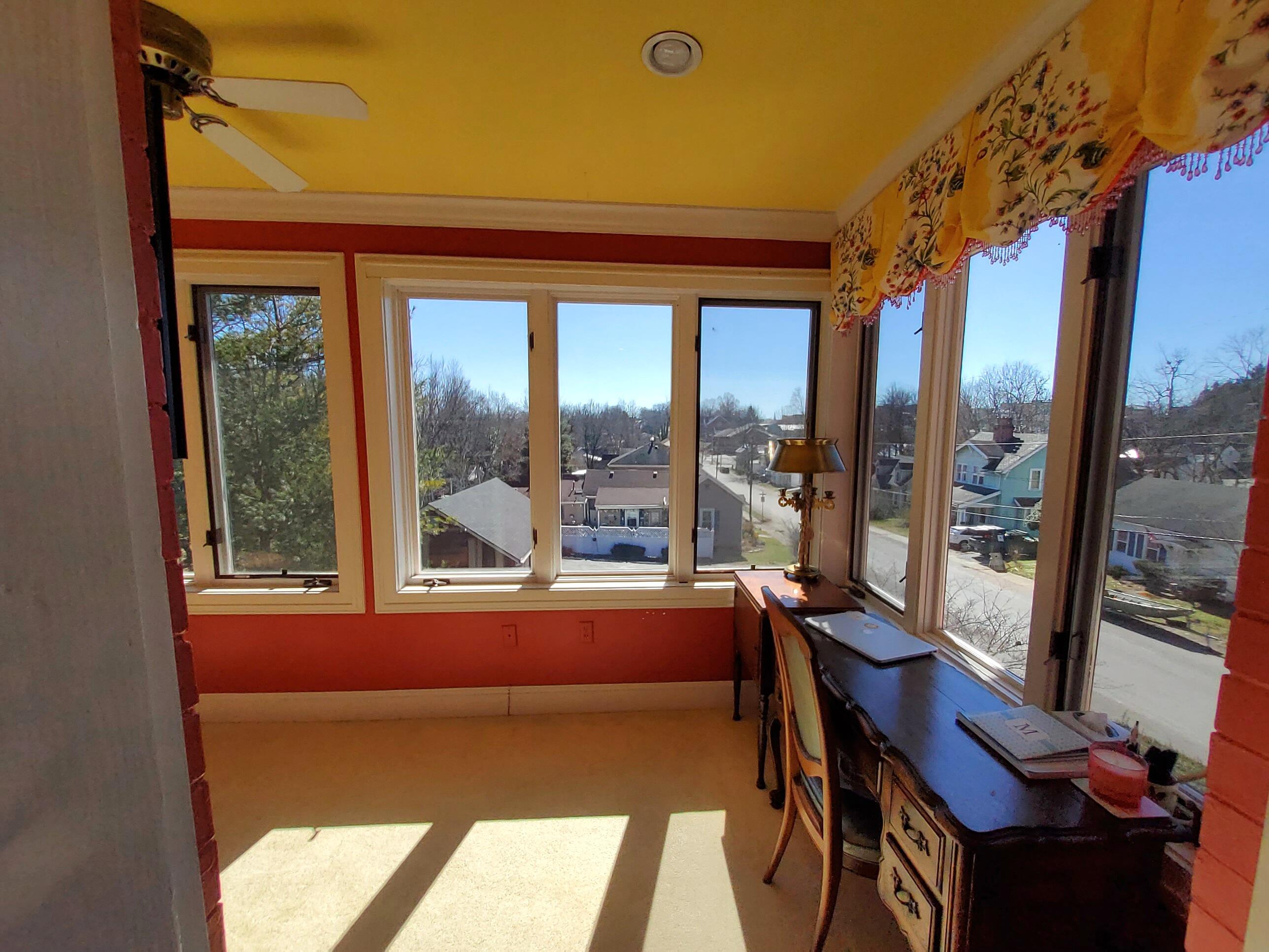 102 E Lexington Avenue Property Photo 77