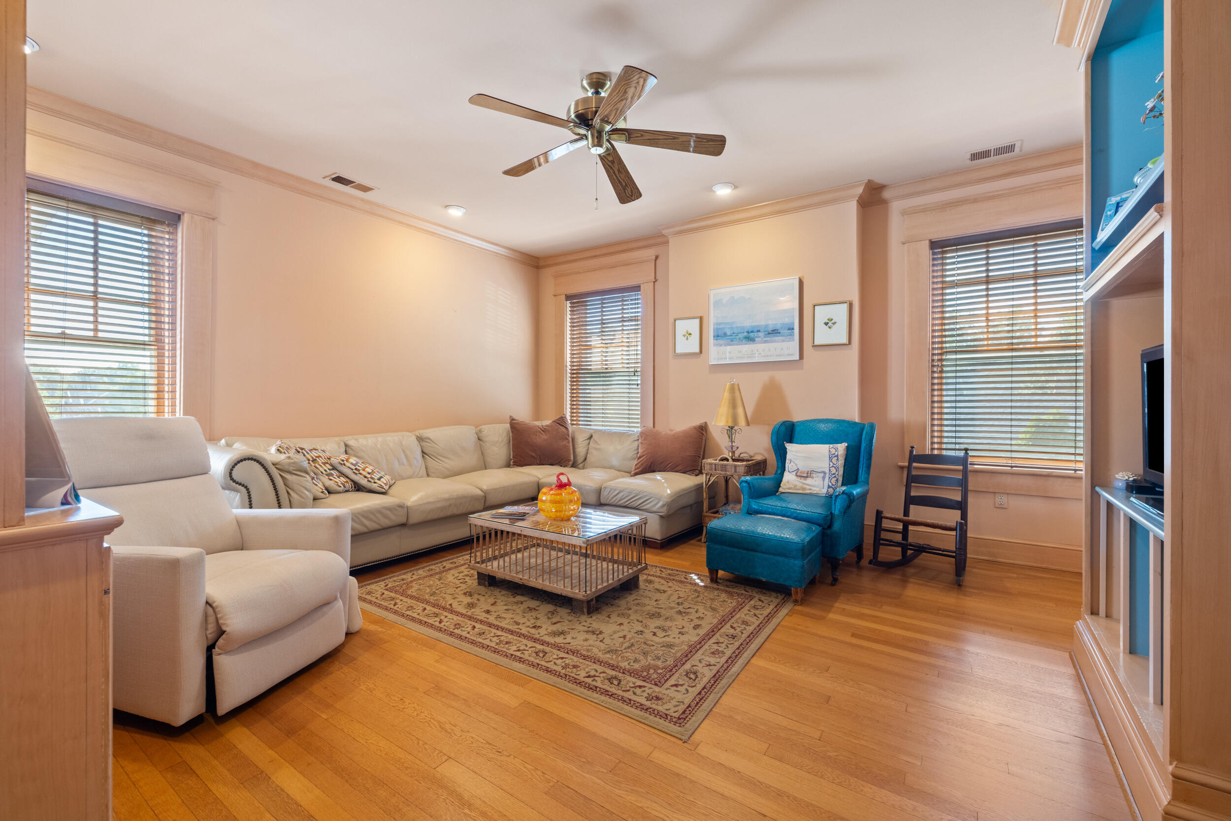102 E Lexington Avenue Property Photo 82