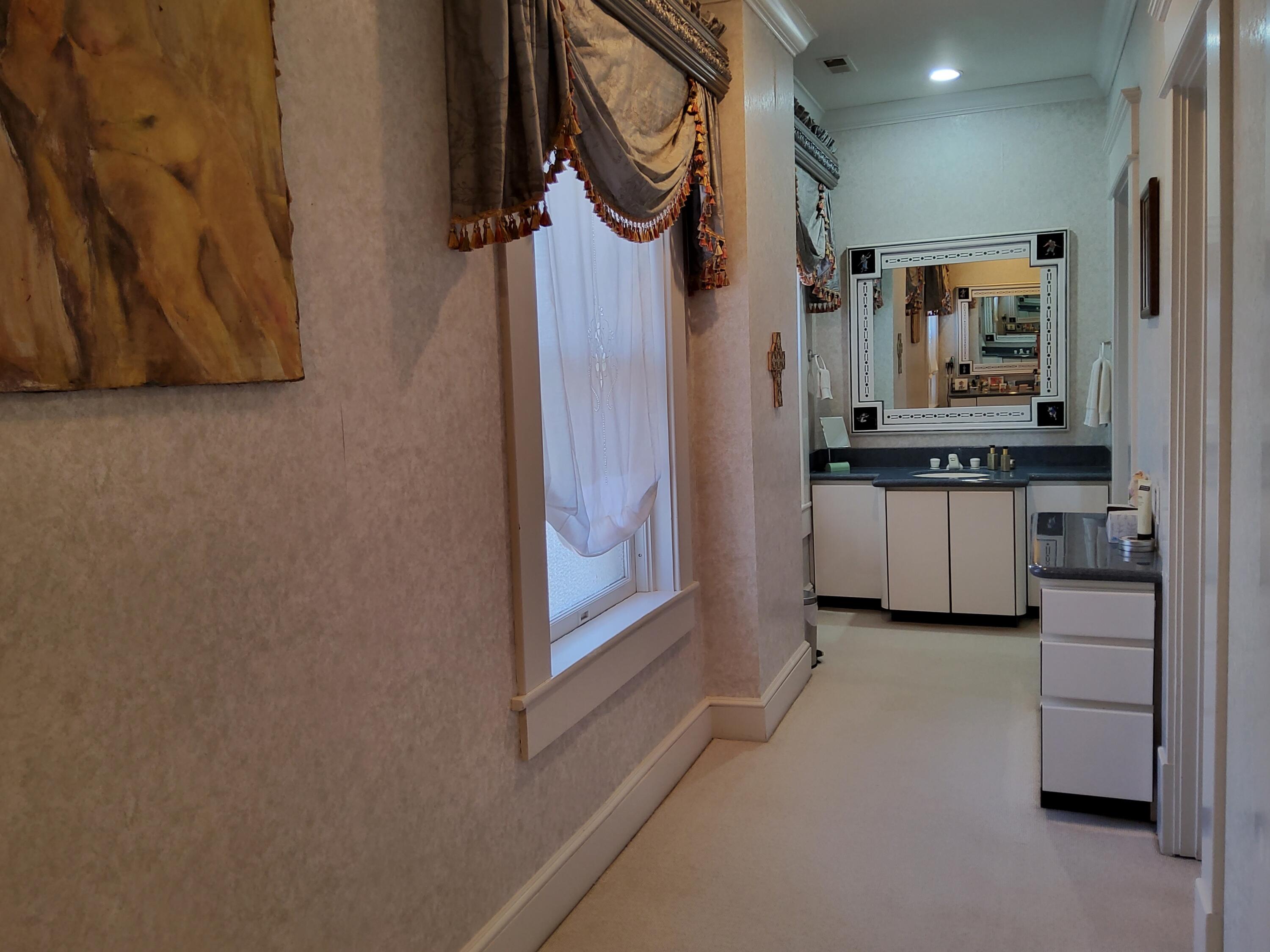 102 E Lexington Avenue Property Photo 89