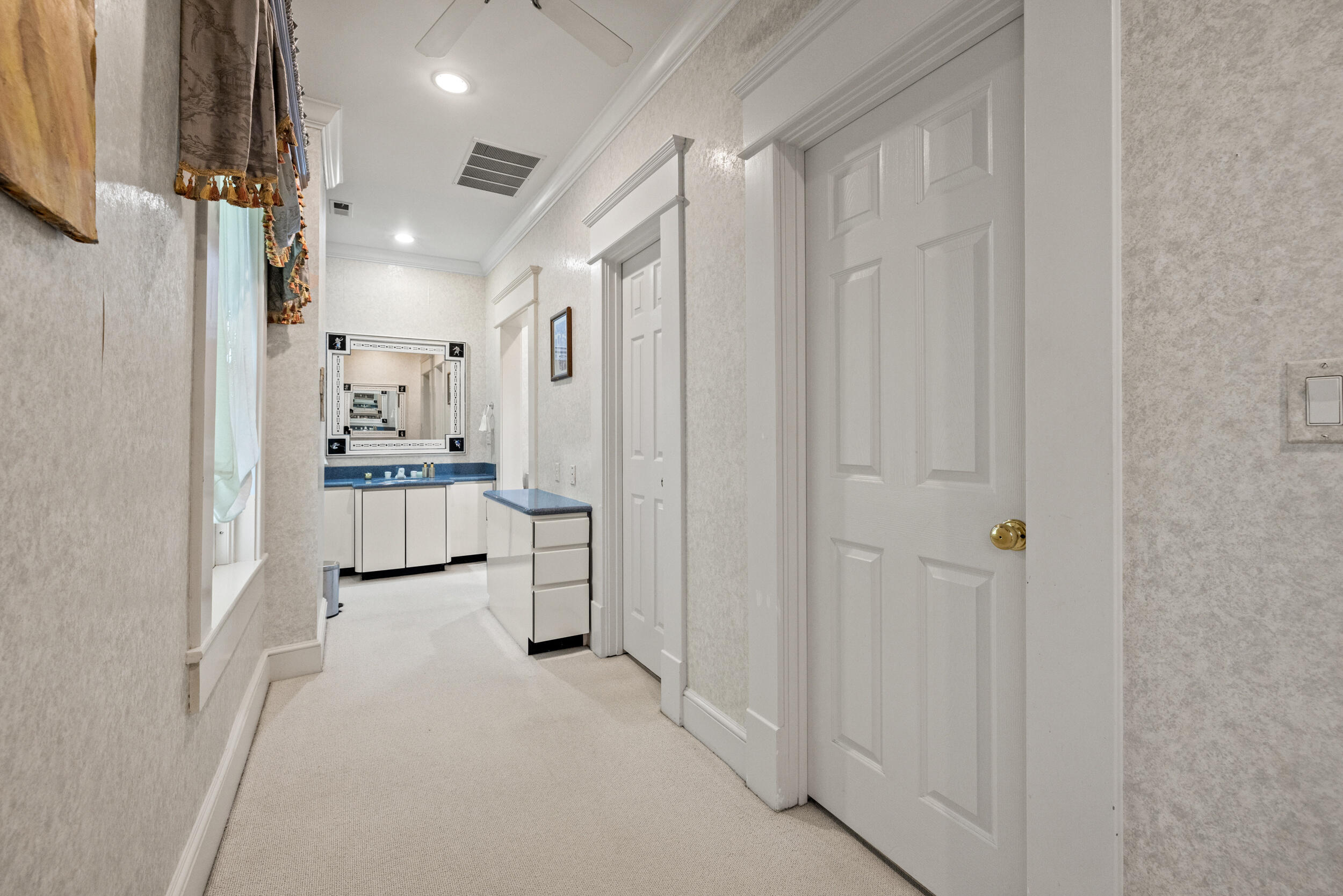 102 E Lexington Avenue Property Photo 96