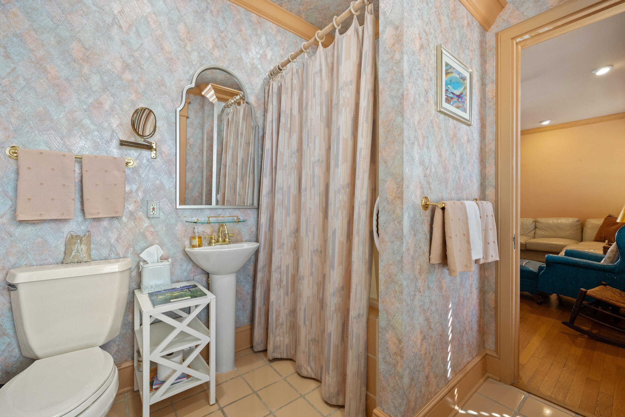 102 E Lexington Avenue Property Photo 99