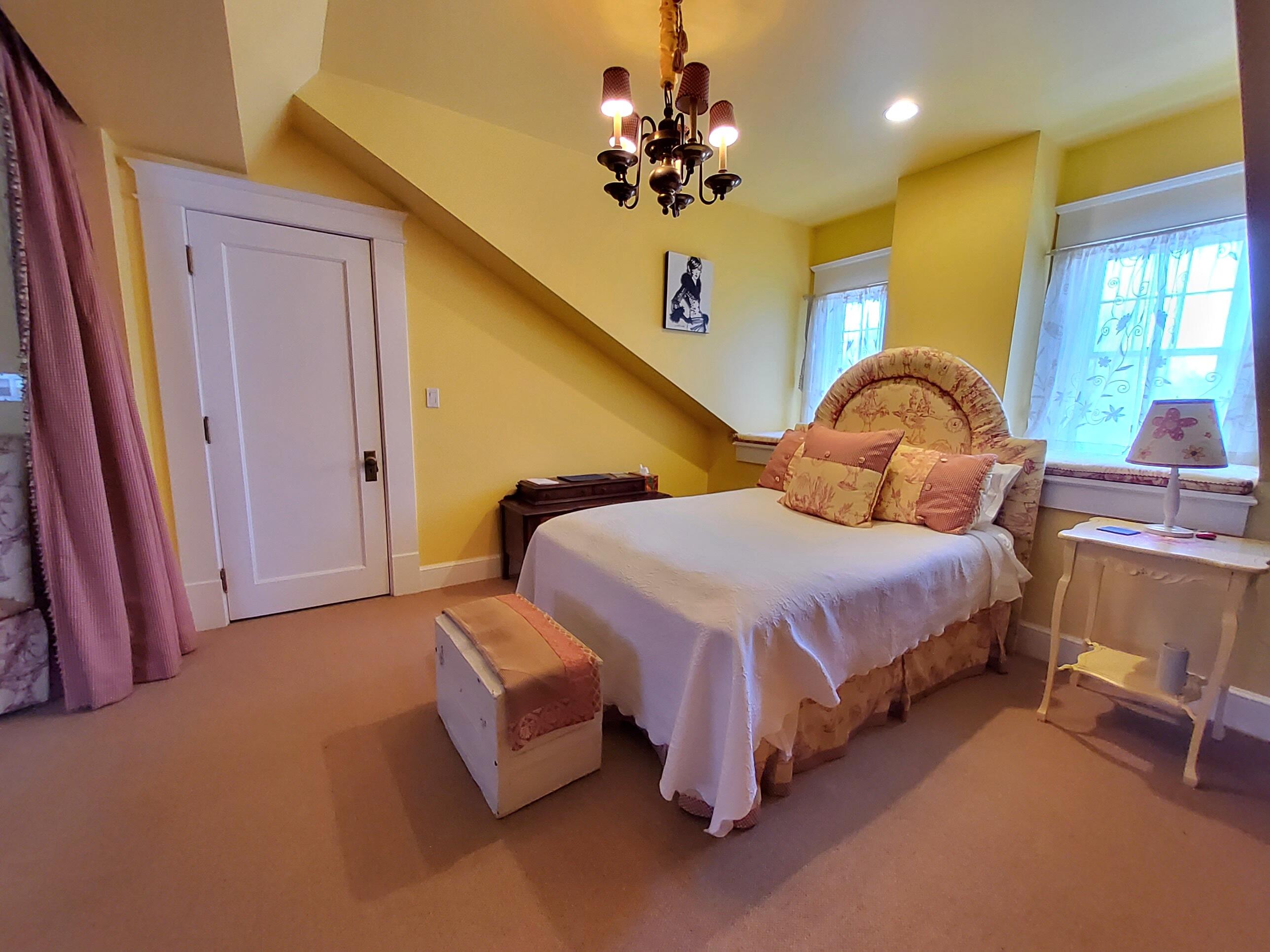 102 E Lexington Avenue Property Photo 110