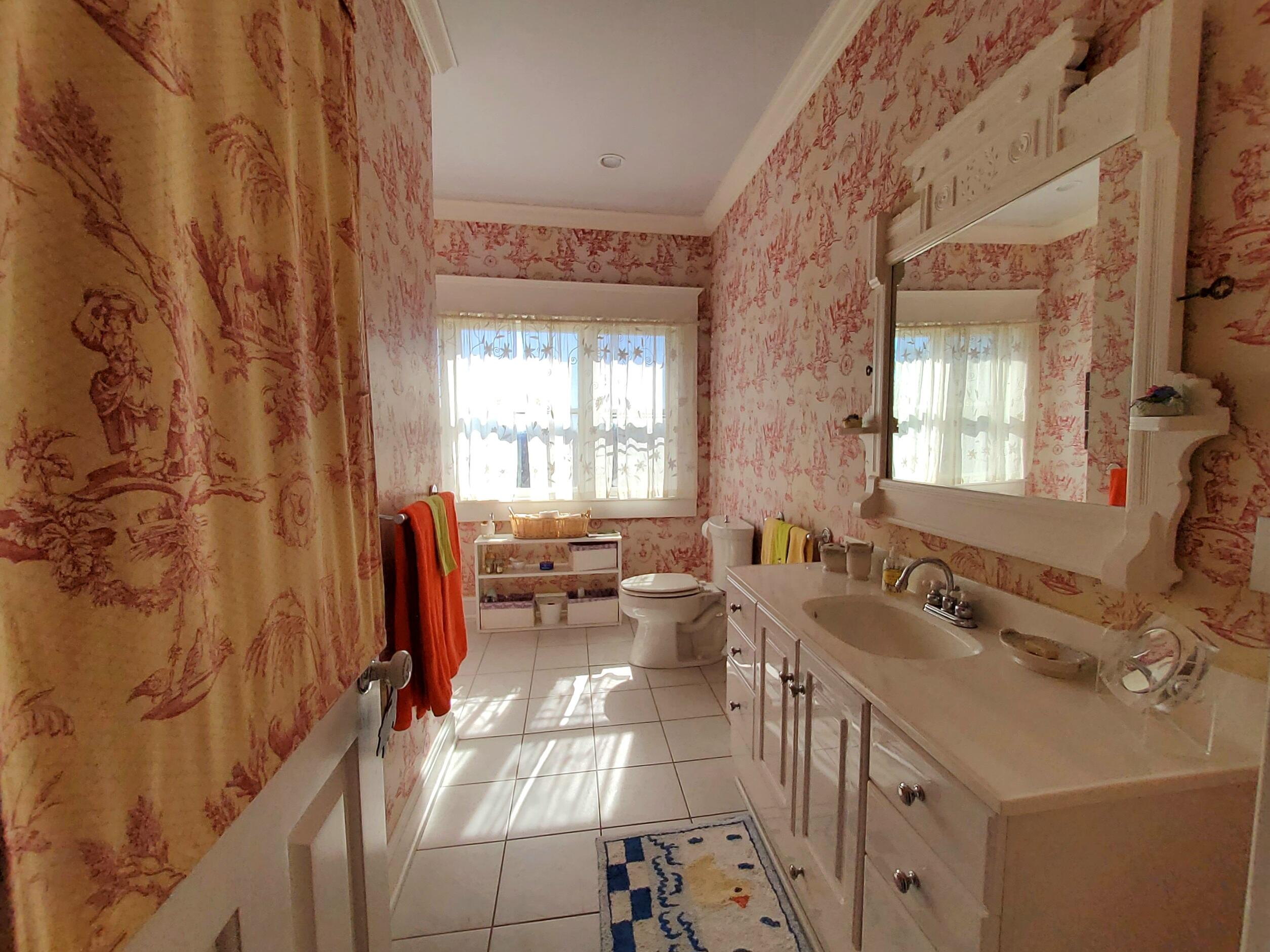 102 E Lexington Avenue Property Photo 120