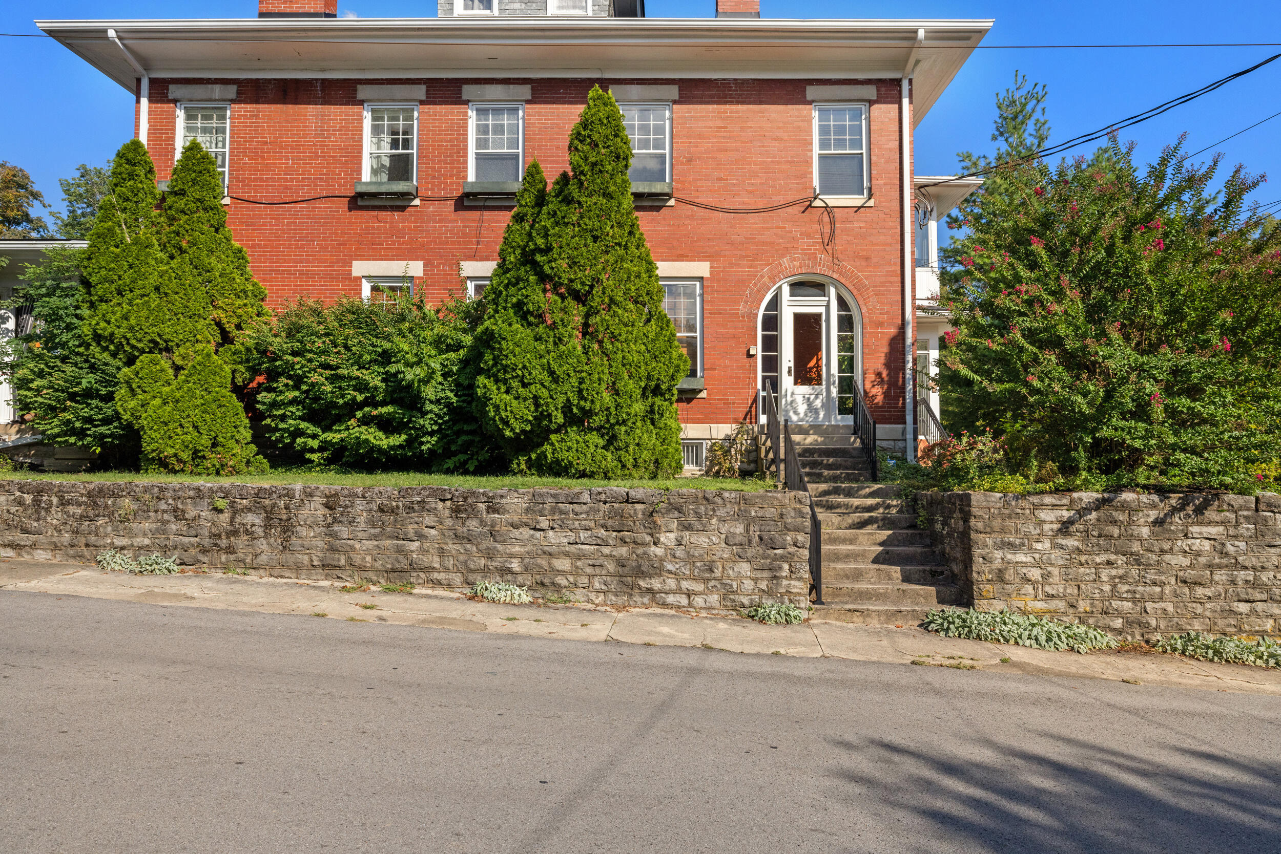102 E Lexington Avenue Property Photo 127