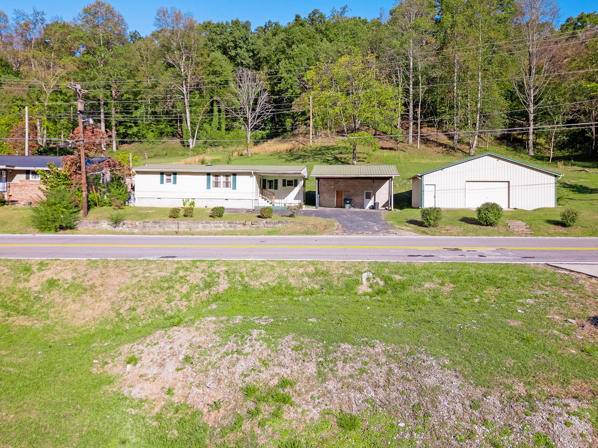1241 Ky State Route 1428 Property Photo 1