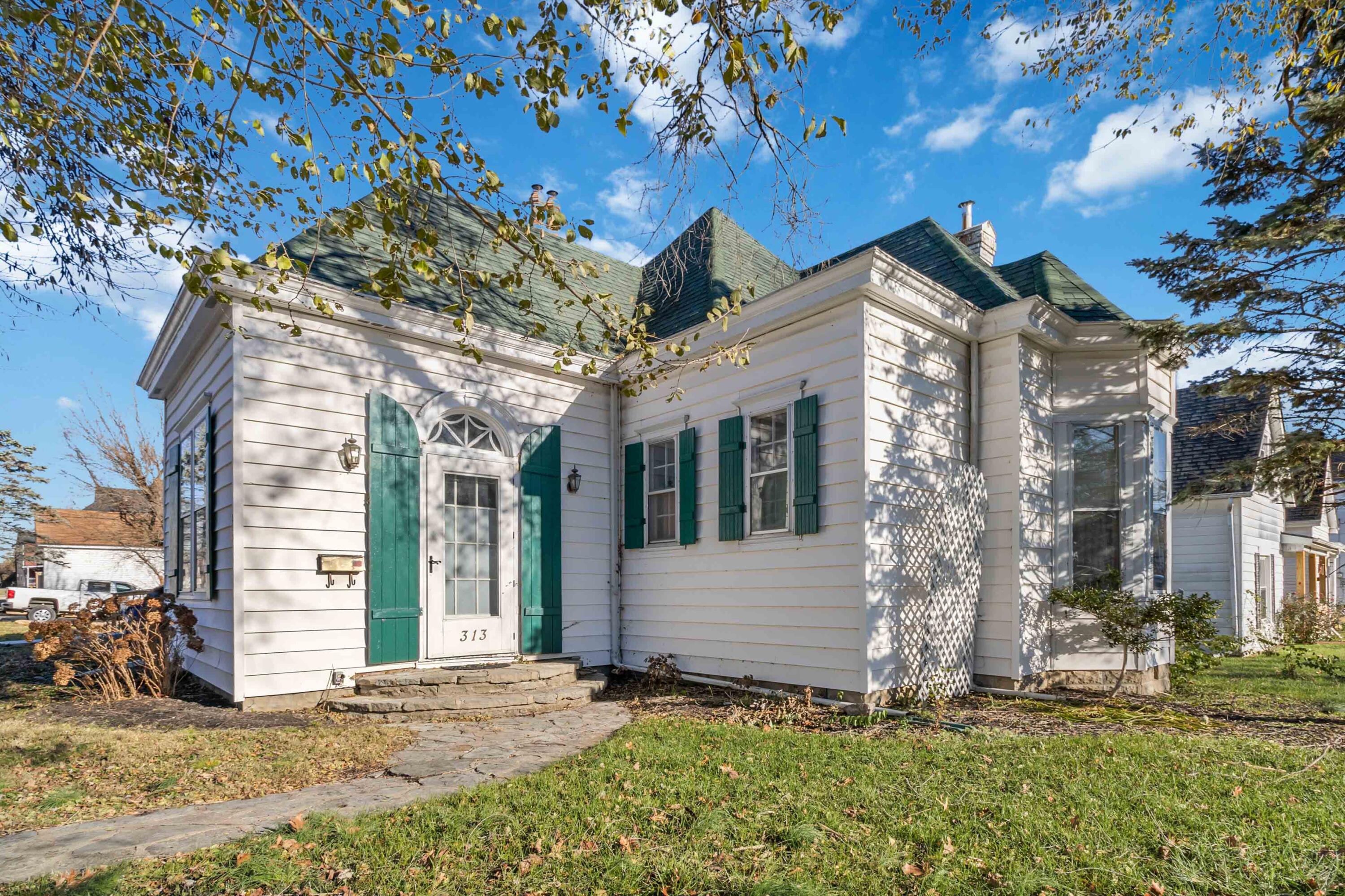 313 South Burns Avenue Property Photo 1