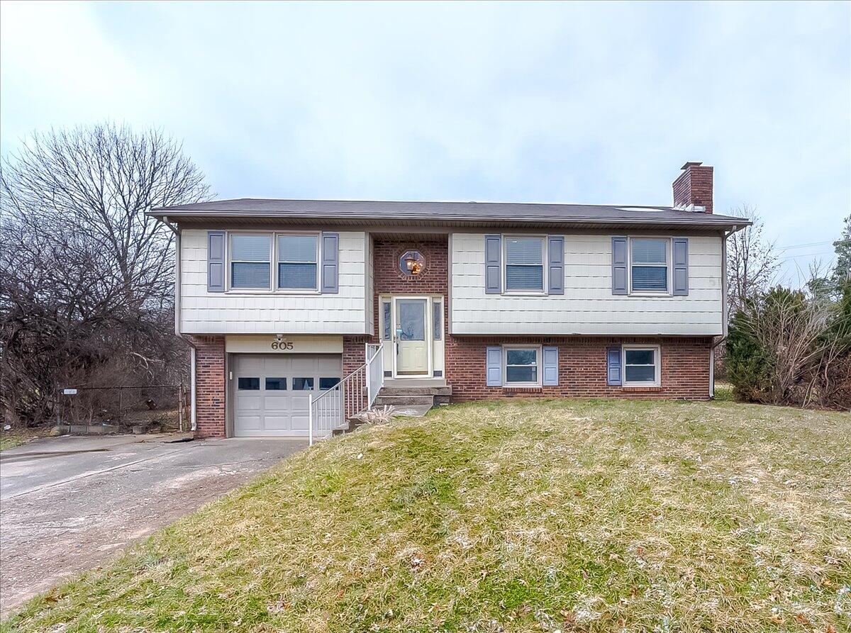 605 Ice Circle Property Photo 1