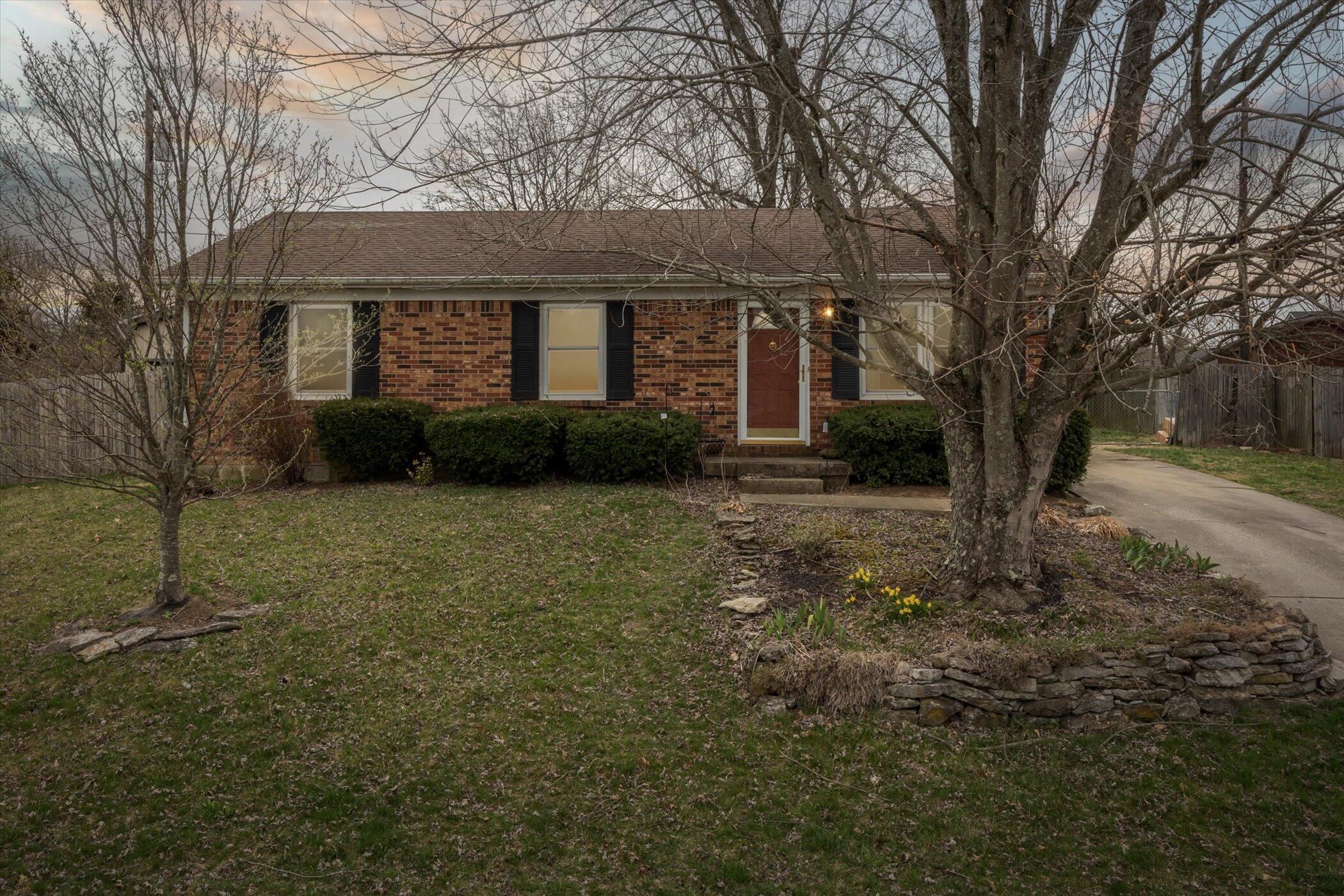 304 Creekside Drive Property Photo 1