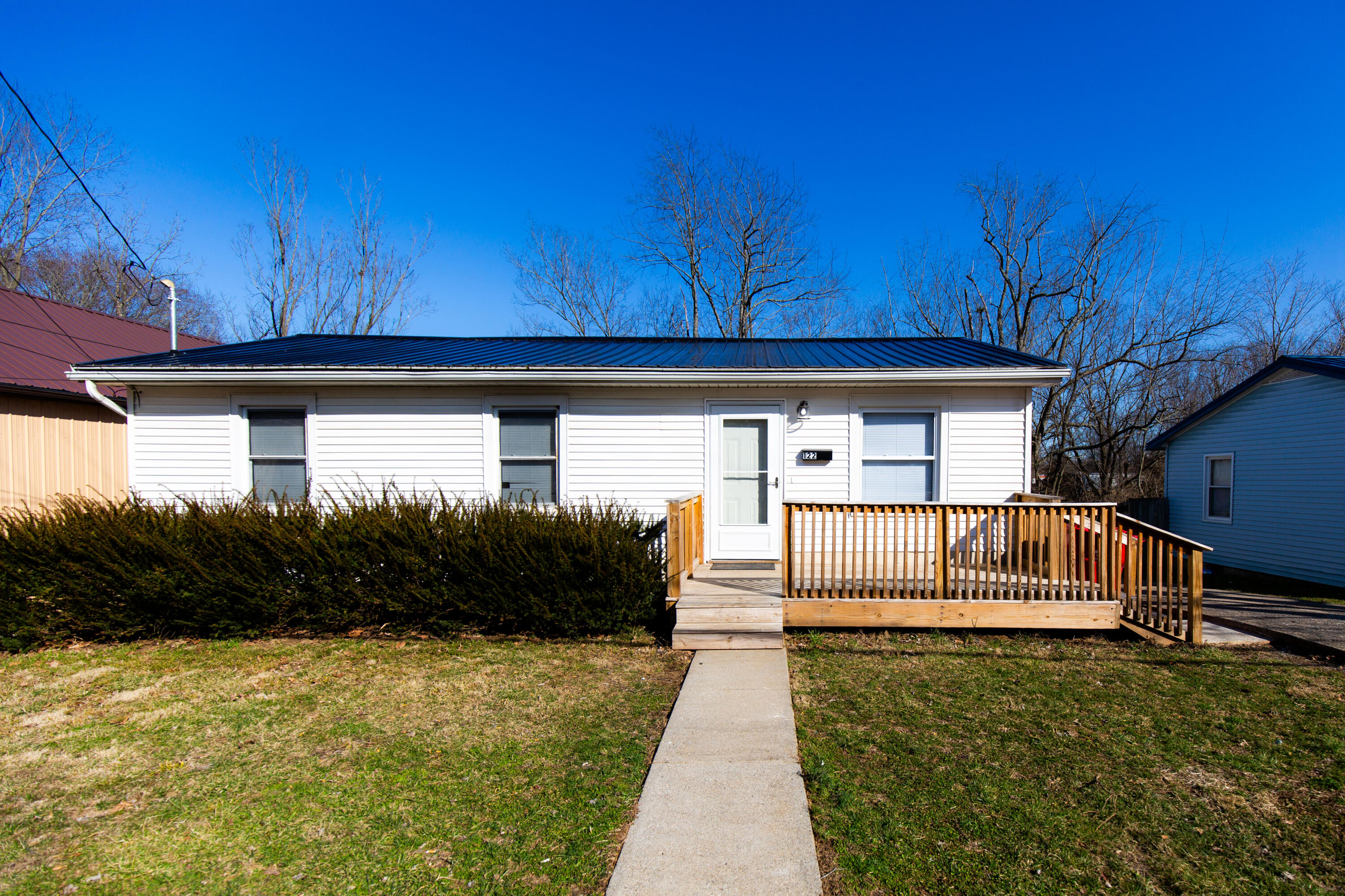 122 2nd Street Property Photo 1
