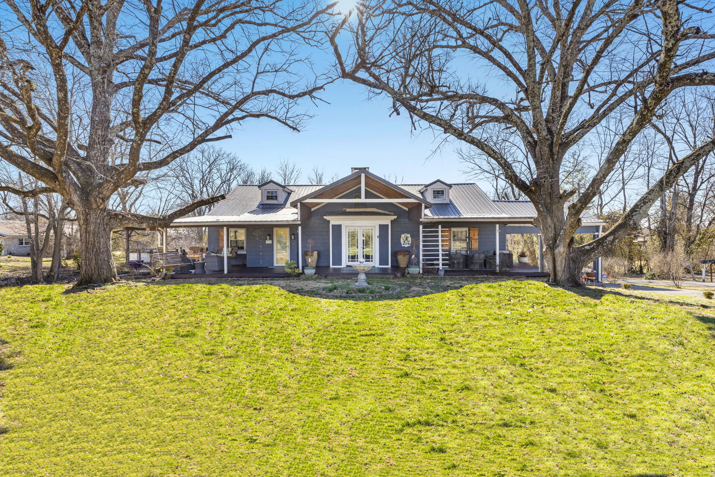 512 Boone Avenue Property Photo 1
