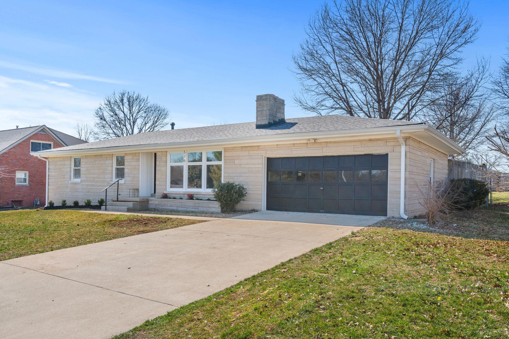 576 Grantchester Street Property Photo 1