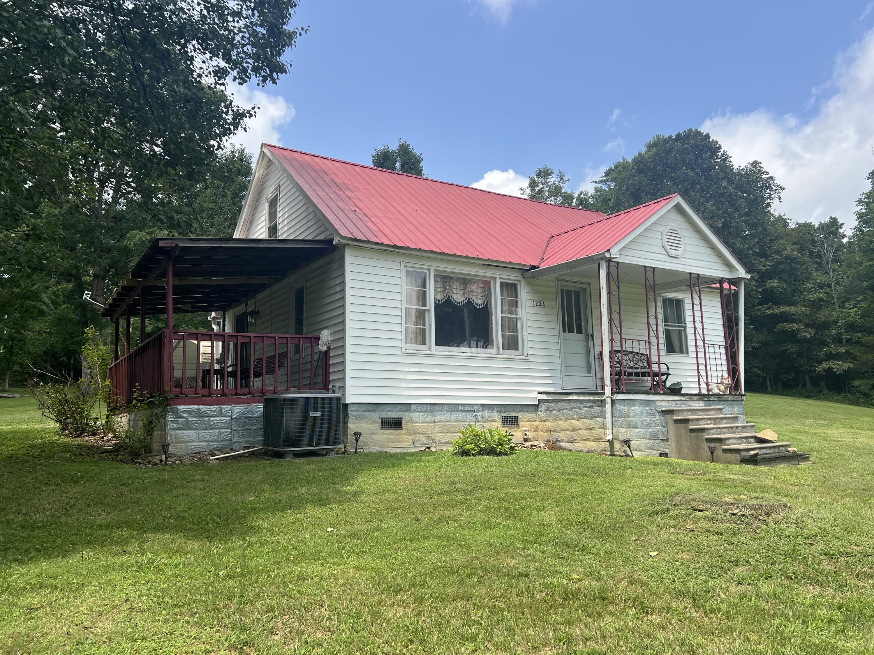 1224 Ky 1756 Property Photo 1