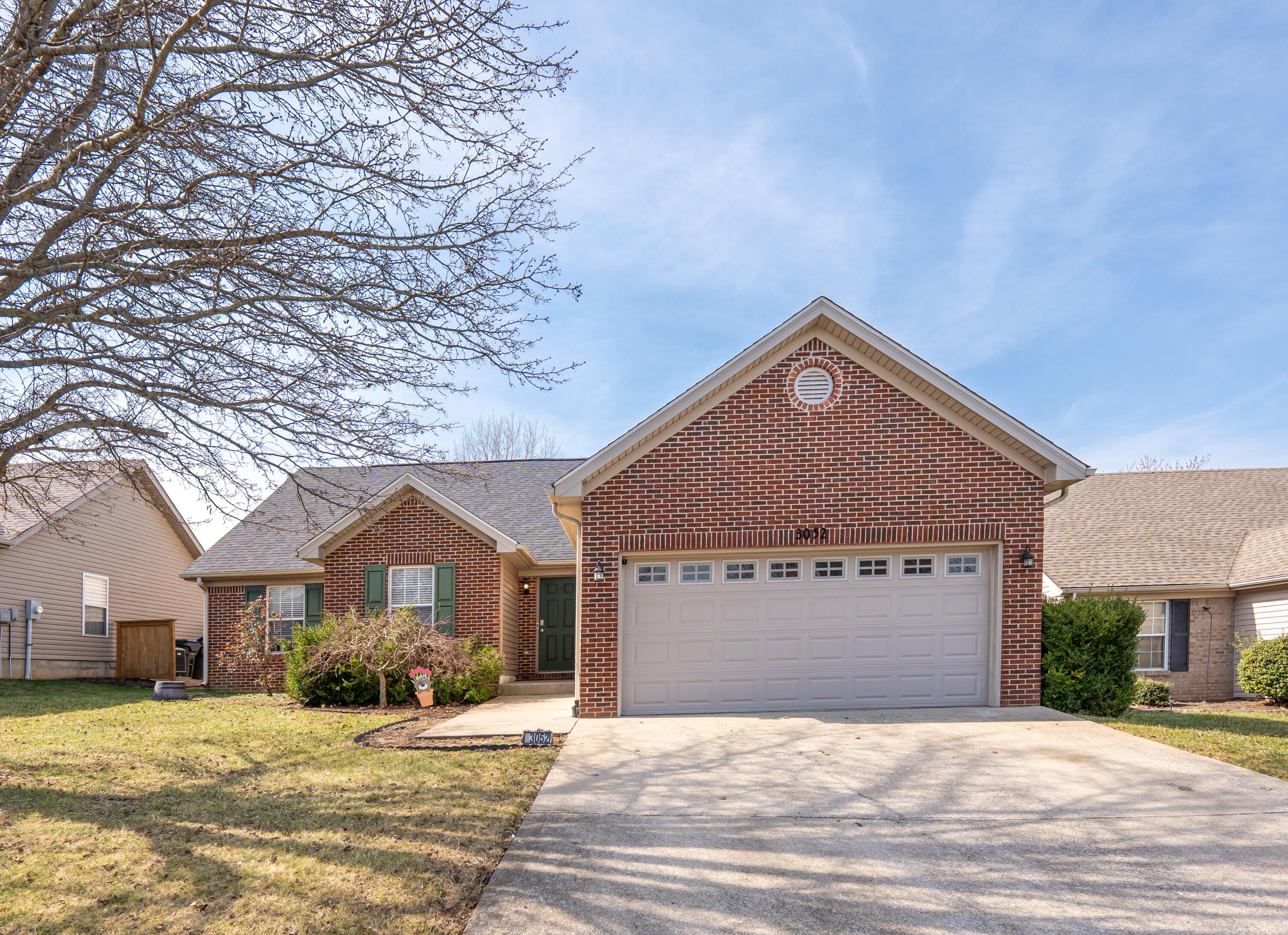 3052 Town Branch Road Property Photo 1