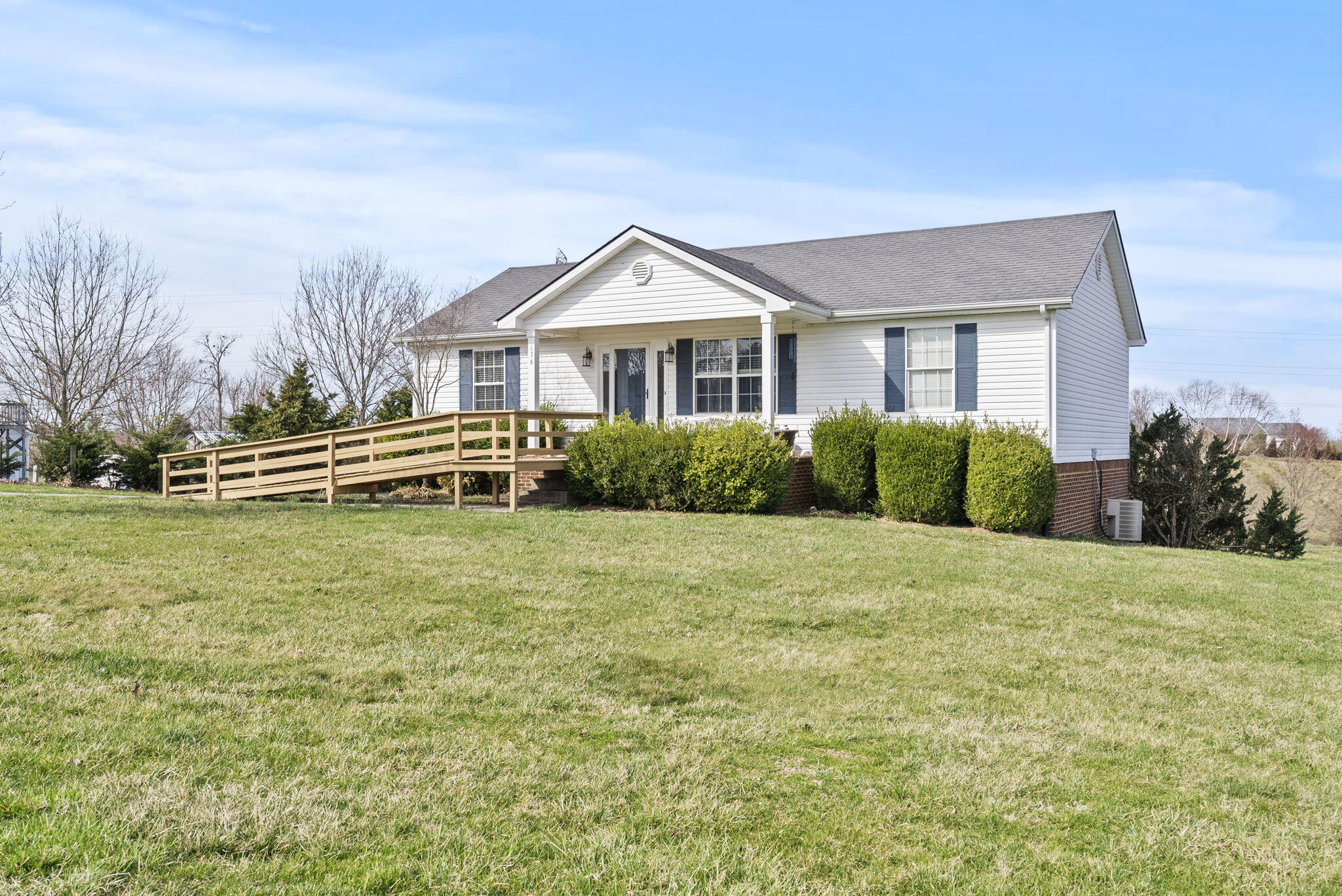 136 Country Lane Property Photo 1