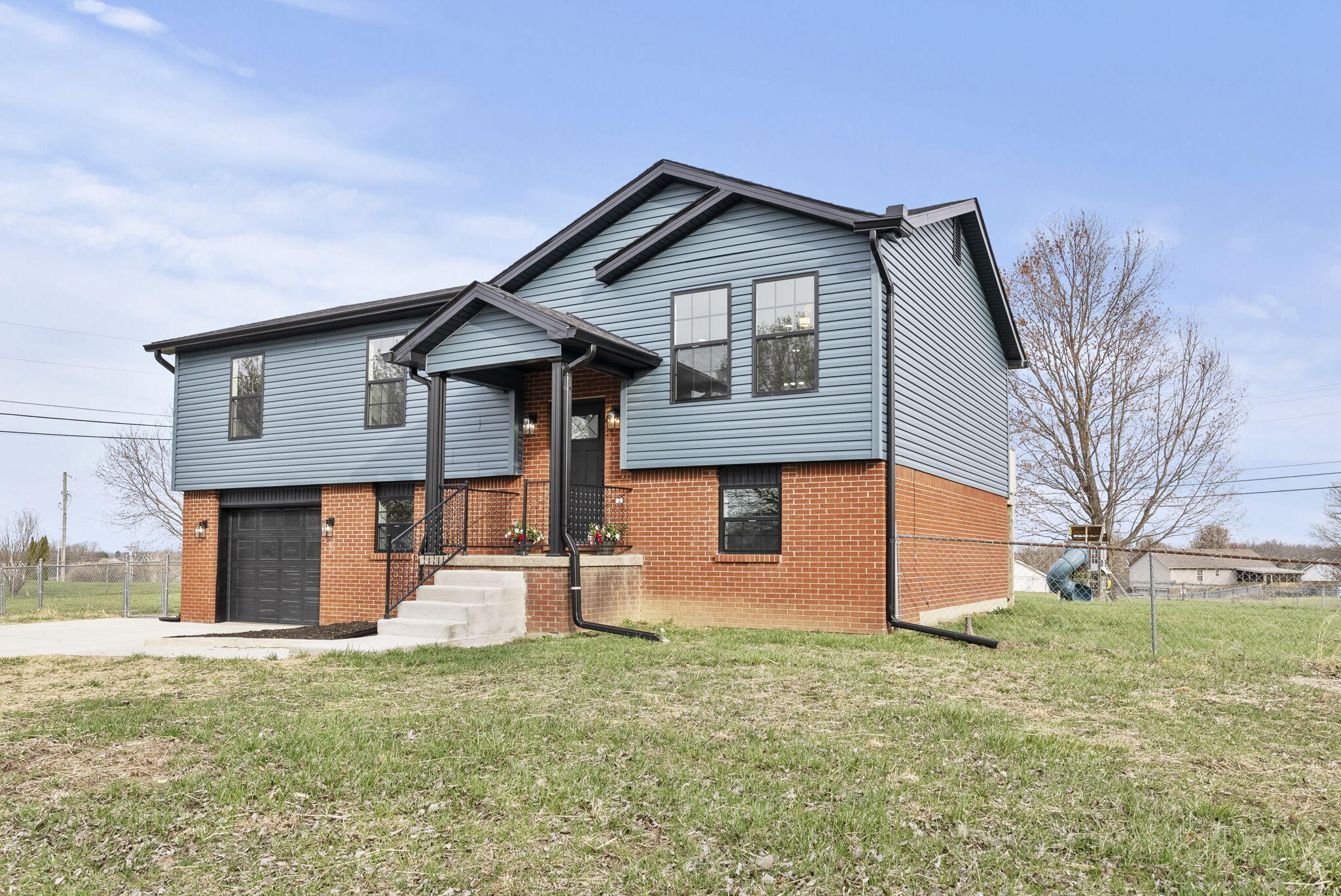 1048 Breezy Lane Property Photo 1