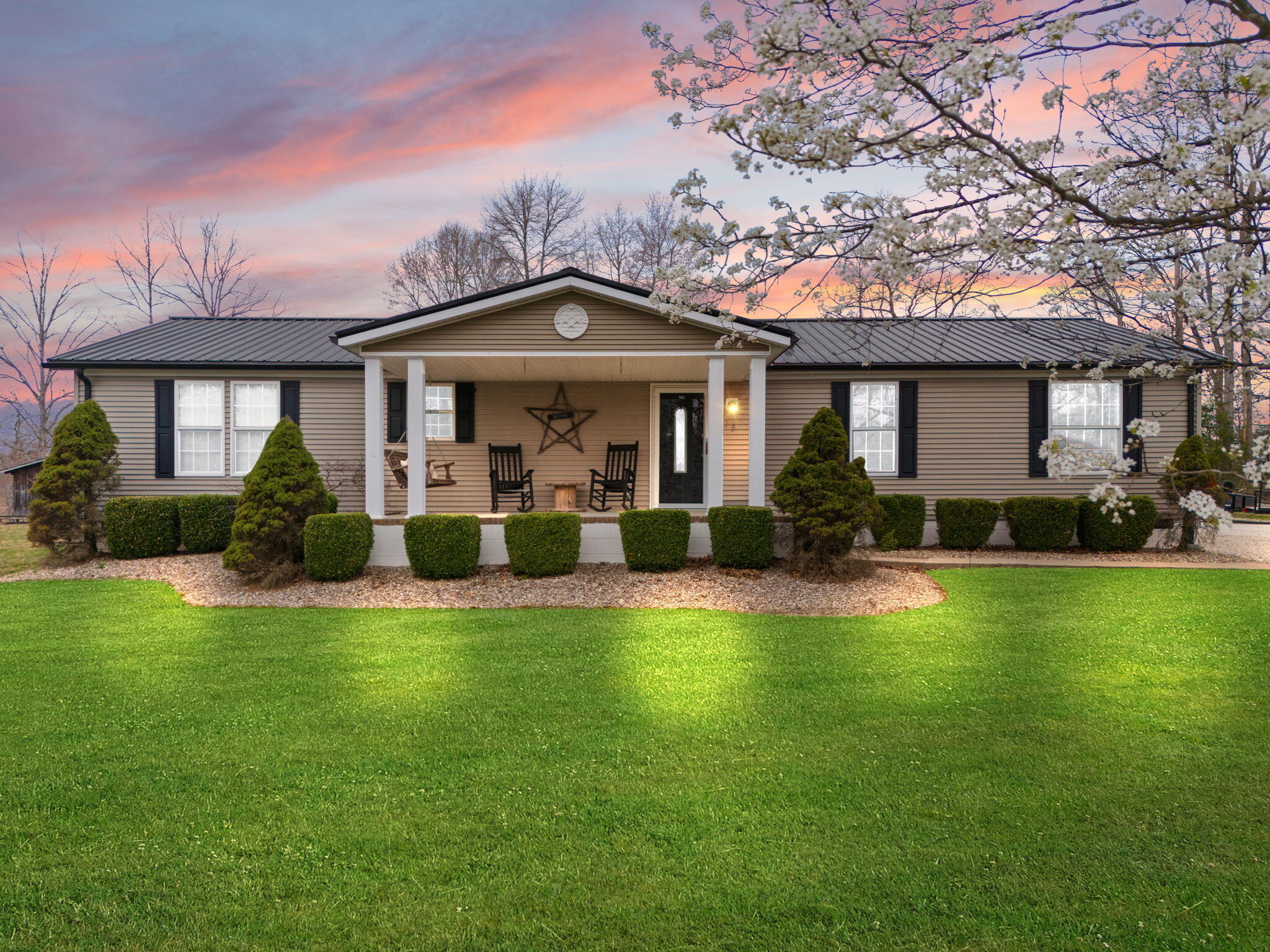 175 Rice Loop Property Photo 1