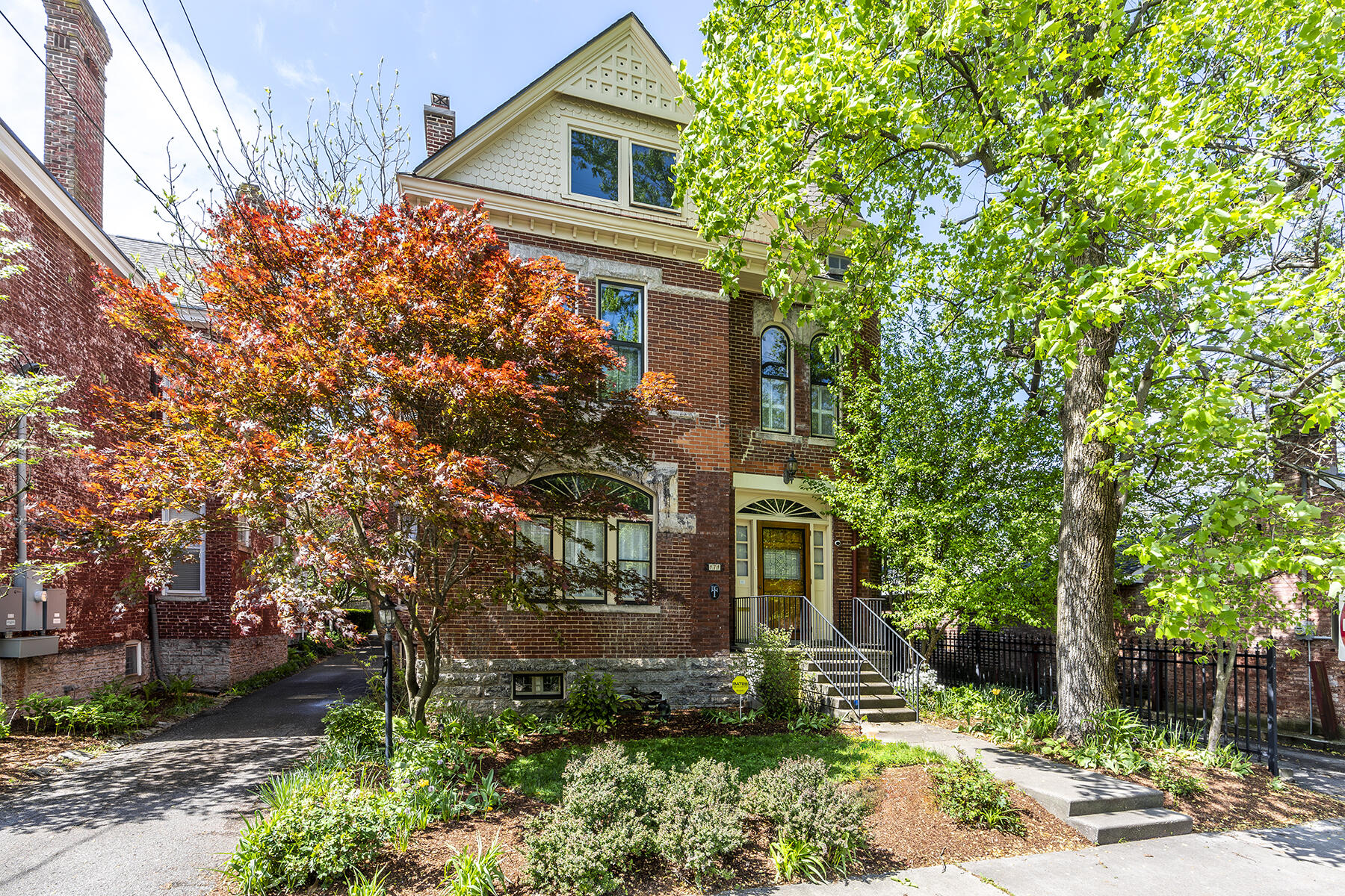 474 West Third Street Property Photo 1