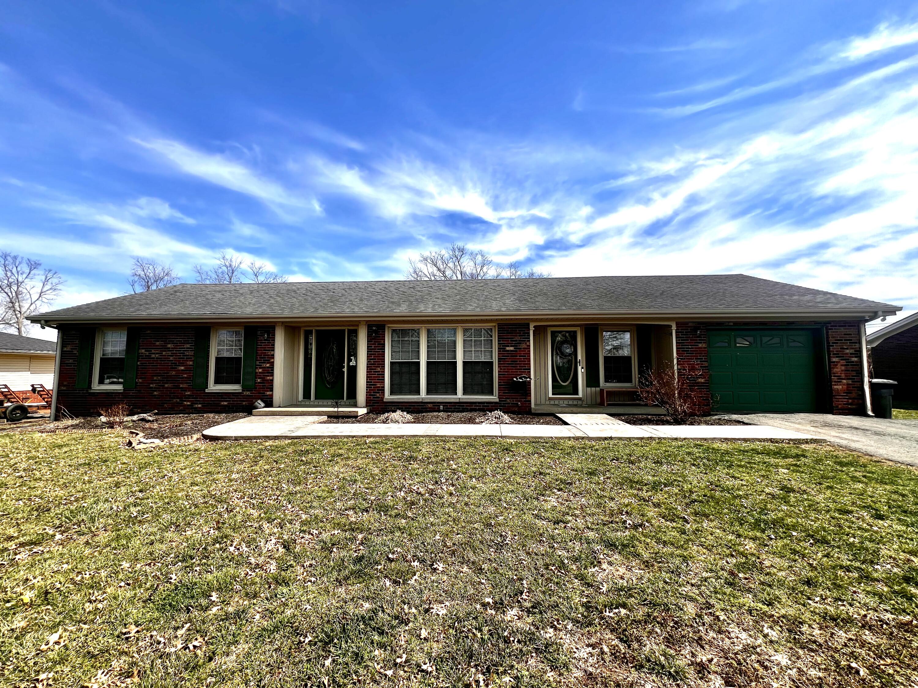 525 Scenic Drive Property Photo 1