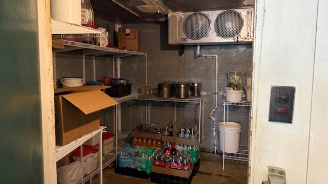 221 N Broadway Property Photo 6