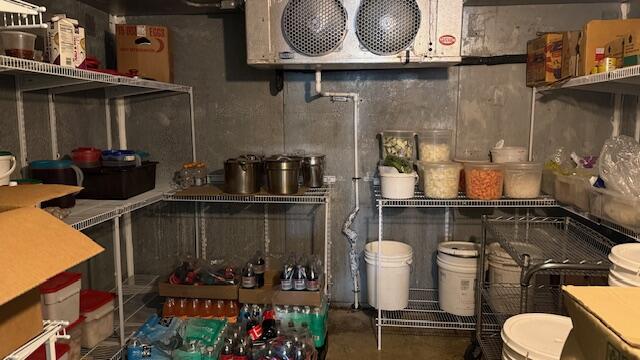 221 N Broadway Property Photo 7