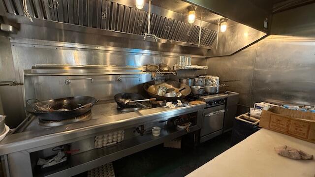 221 N Broadway Property Photo 9