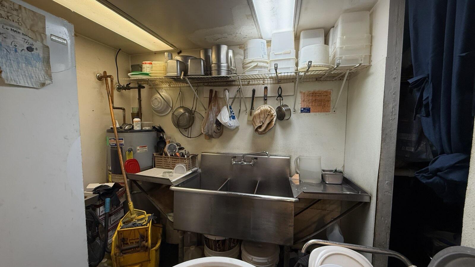 221 N Broadway Property Photo 13