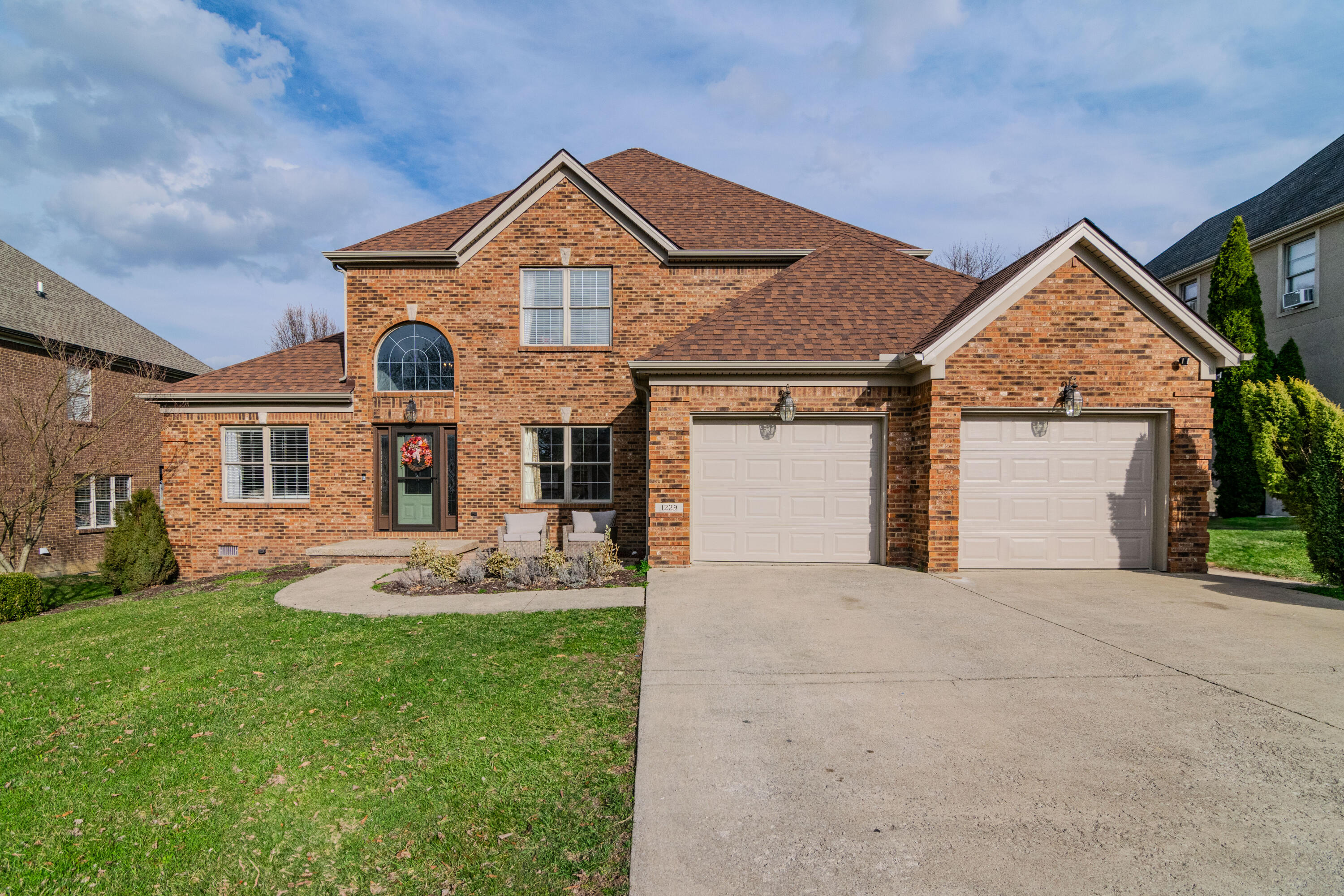 1229 Parkview Way Property Photo 1
